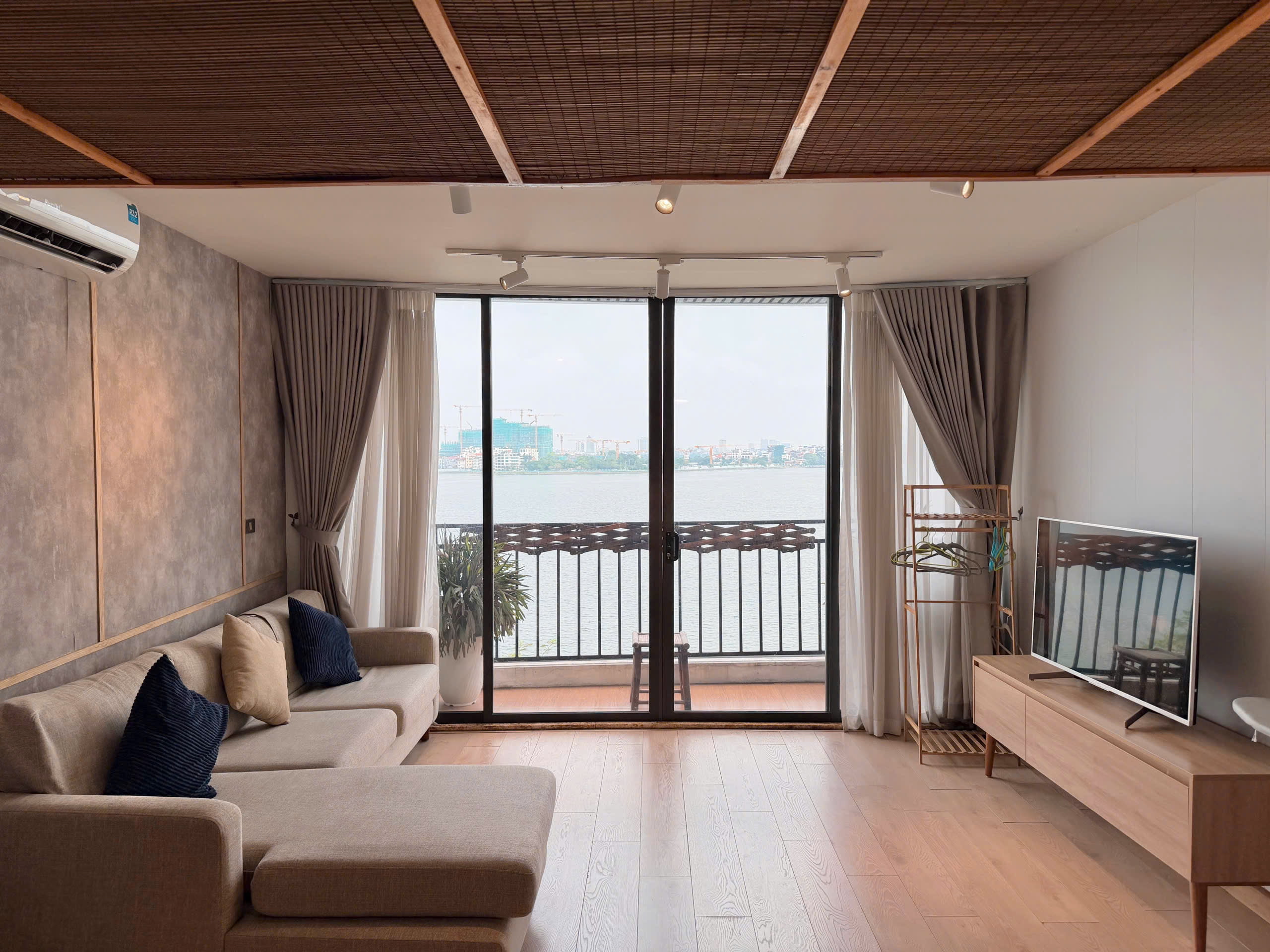 Cho thuê căn hộ dịch vụ duplex tại Vệ Hồ, Tây Hồ
