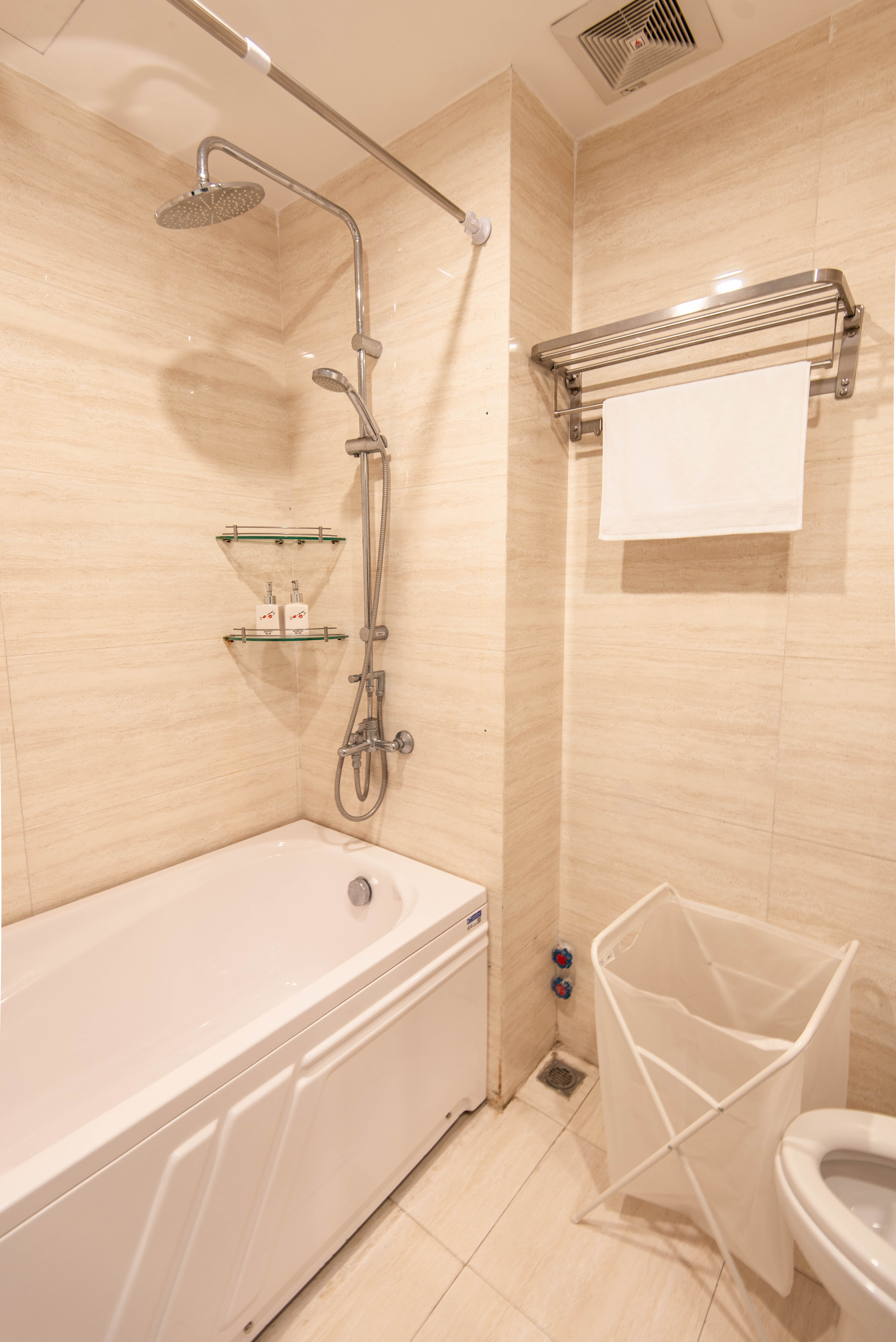 Cho Thuê Căn Hộ Dịch Vụ Đầy Đủ Nội Thất Gần Khu Phố Nhật 81 Linh Lang