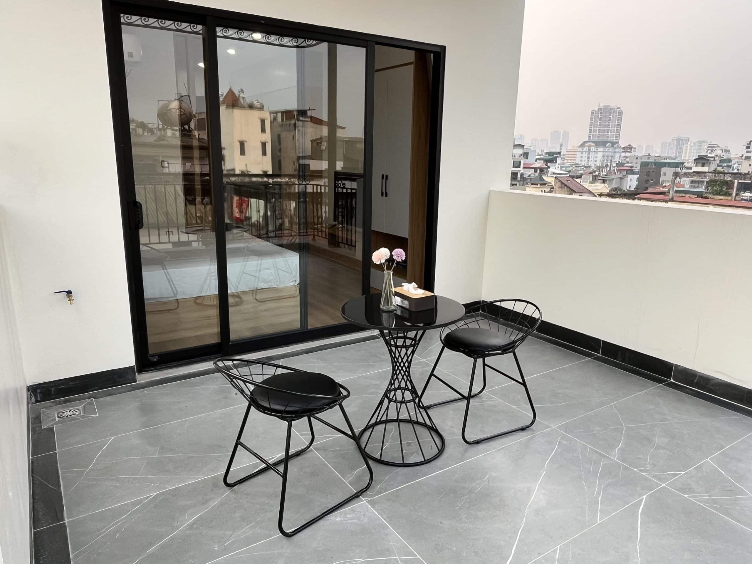 Studio Dịch Vụ Có Ban Công Rộng Tại Linh Lang, Không Gian Sống Đầy Ánh Sáng