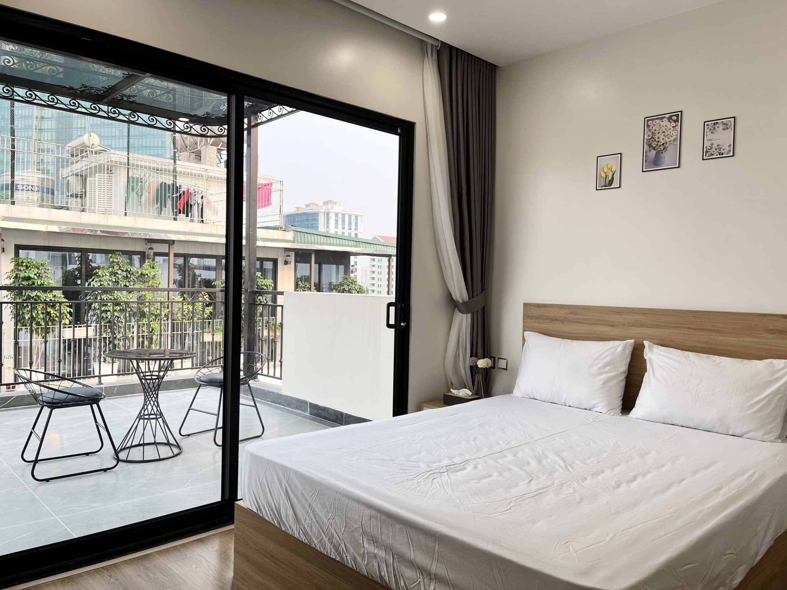 Studio Dịch Vụ Có Ban Công Rộng Tại Linh Lang, Không Gian Sống Đầy Ánh Sáng