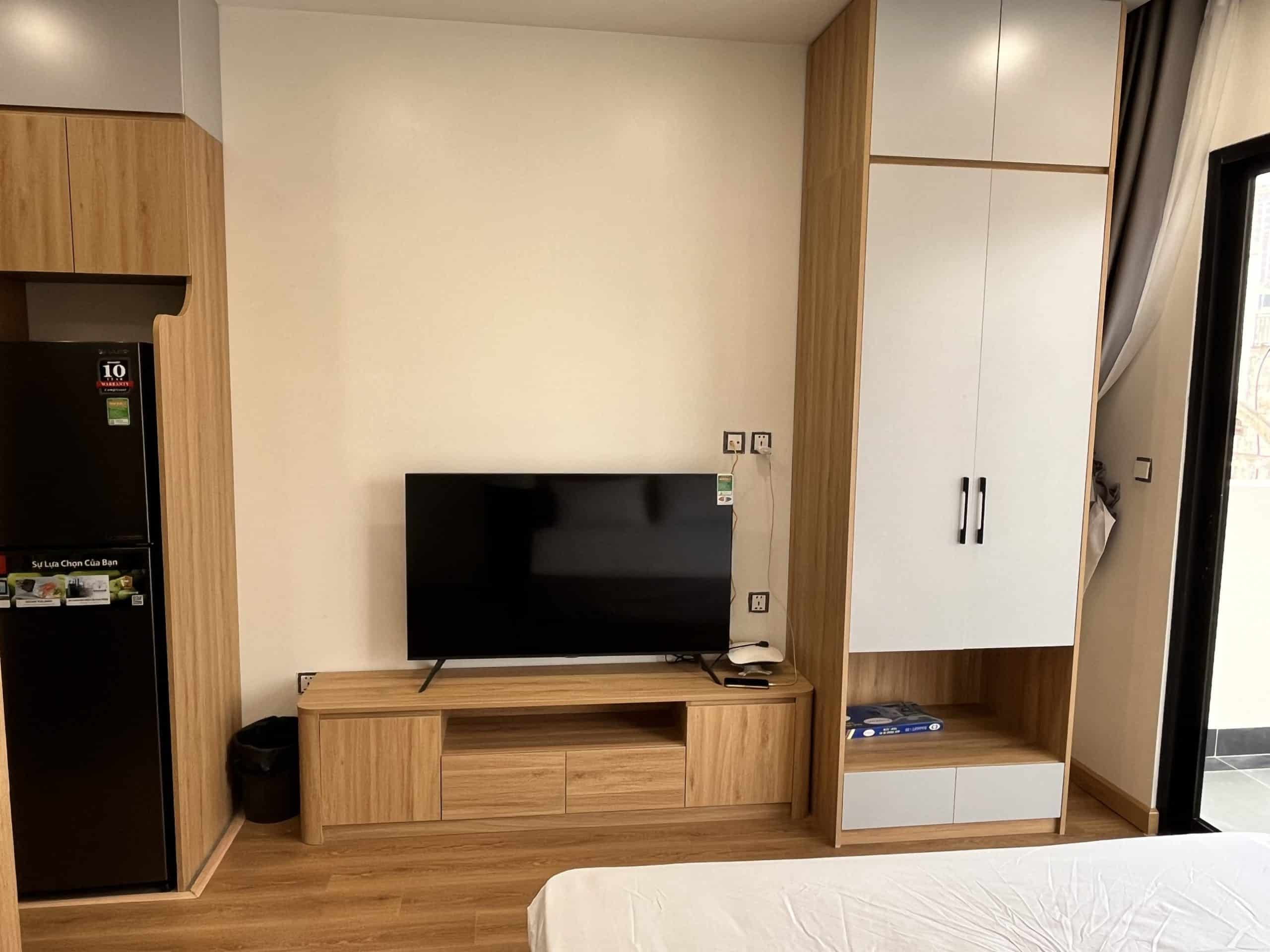 Studio Dịch Vụ Có Ban Công Rộng Tại Linh Lang, Không Gian Sống Đầy Ánh Sáng