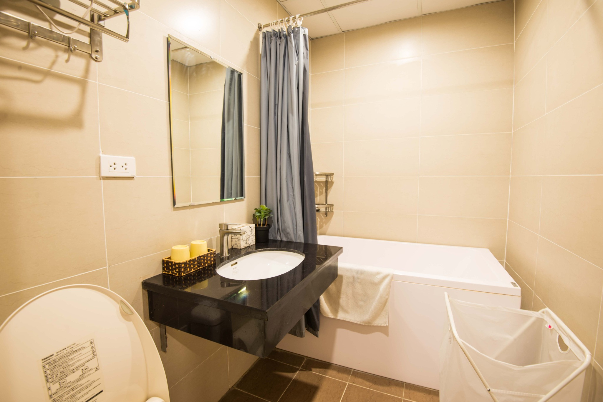 Căn Hộ 1 Phòng Ngủ Full Nội Thất Gần Đường Lớn Tại Linh Lang
