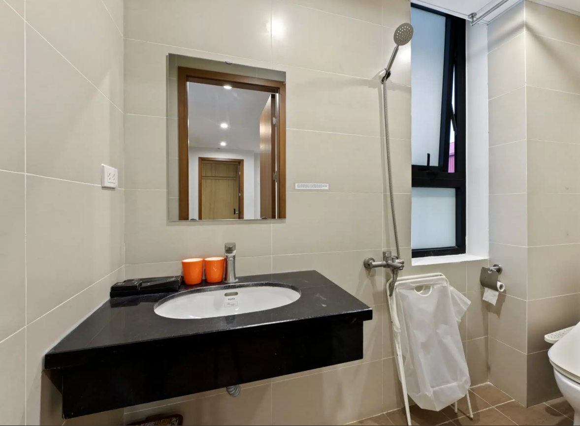 Căn Hộ 2 Phòng Ngủ Full Nội Thất Gần Đường Lớn Tại Linh Lang