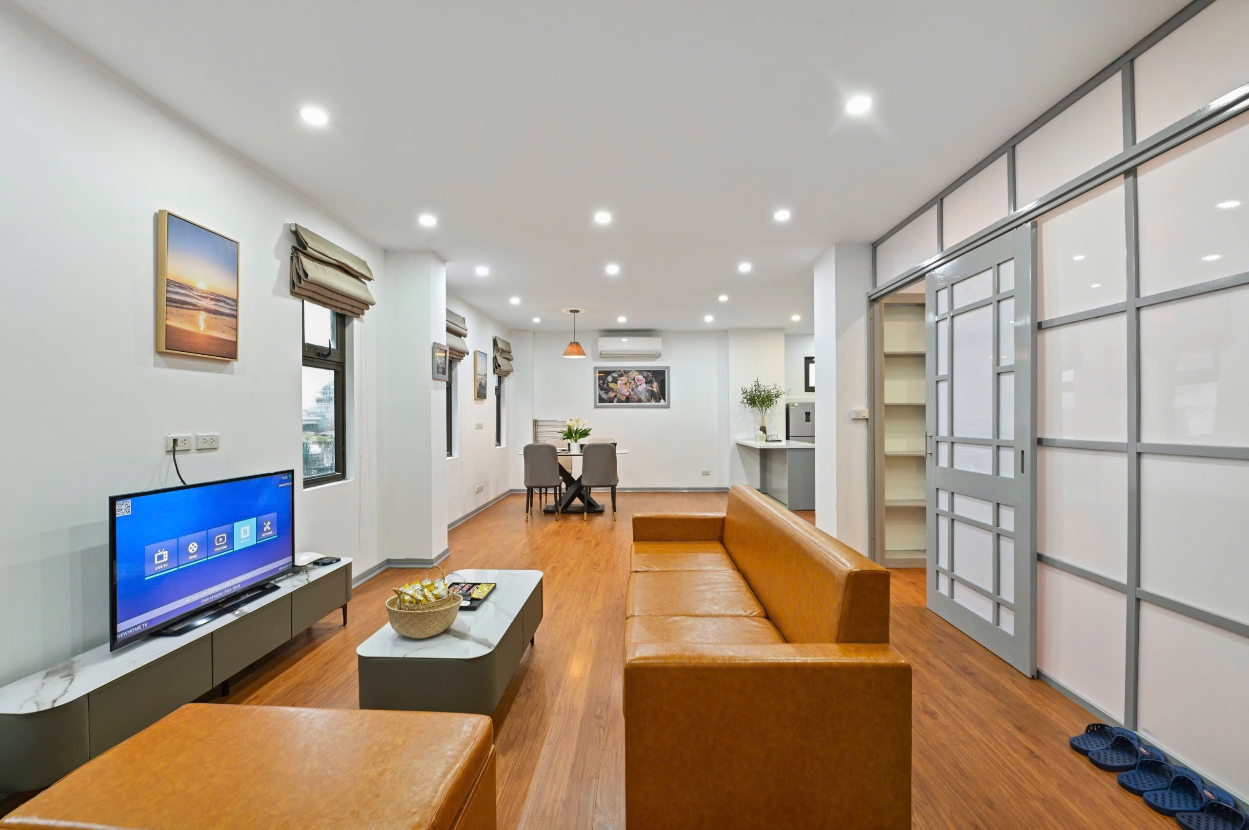 Căn Hộ 2 Phòng Ngủ 70m2 Phù Hợp Cho Gia Đình Tại Linh Lang
