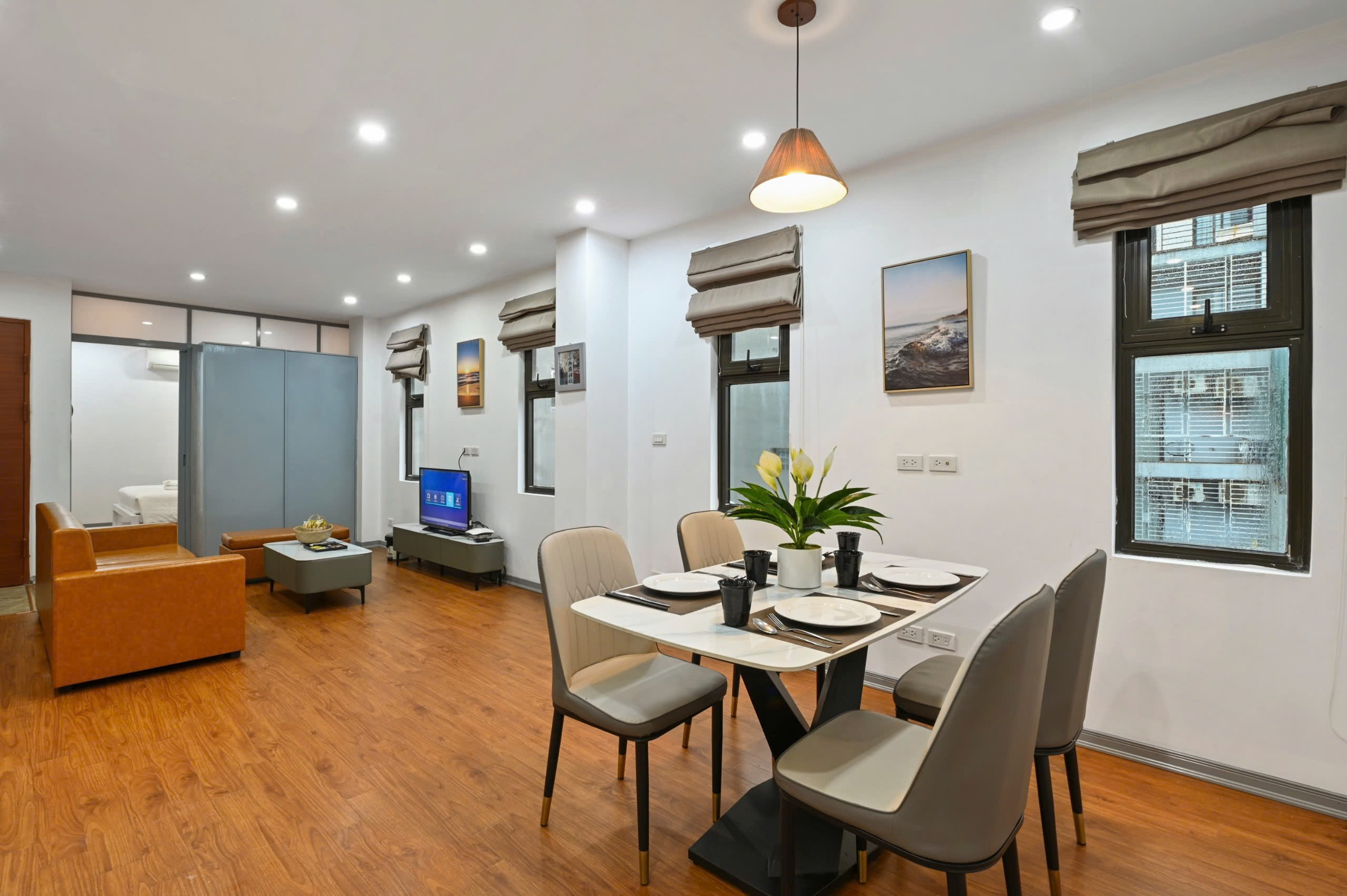 Căn Hộ 2 Phòng Ngủ 70m2 Phù Hợp Cho Gia Đình Tại Linh Lang