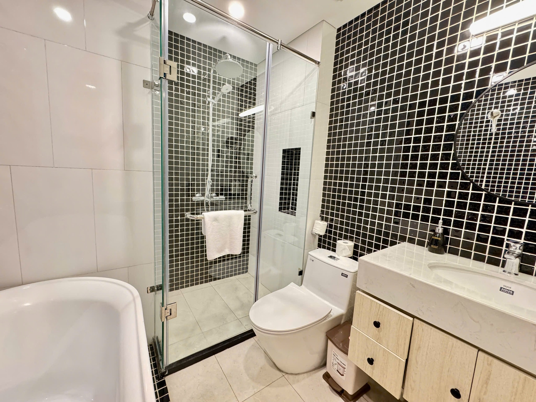 Căn Hộ 2 Phòng Ngủ Sang Trọng, Đầy Đủ Tiện Ích Tại Kim Mã Thượng