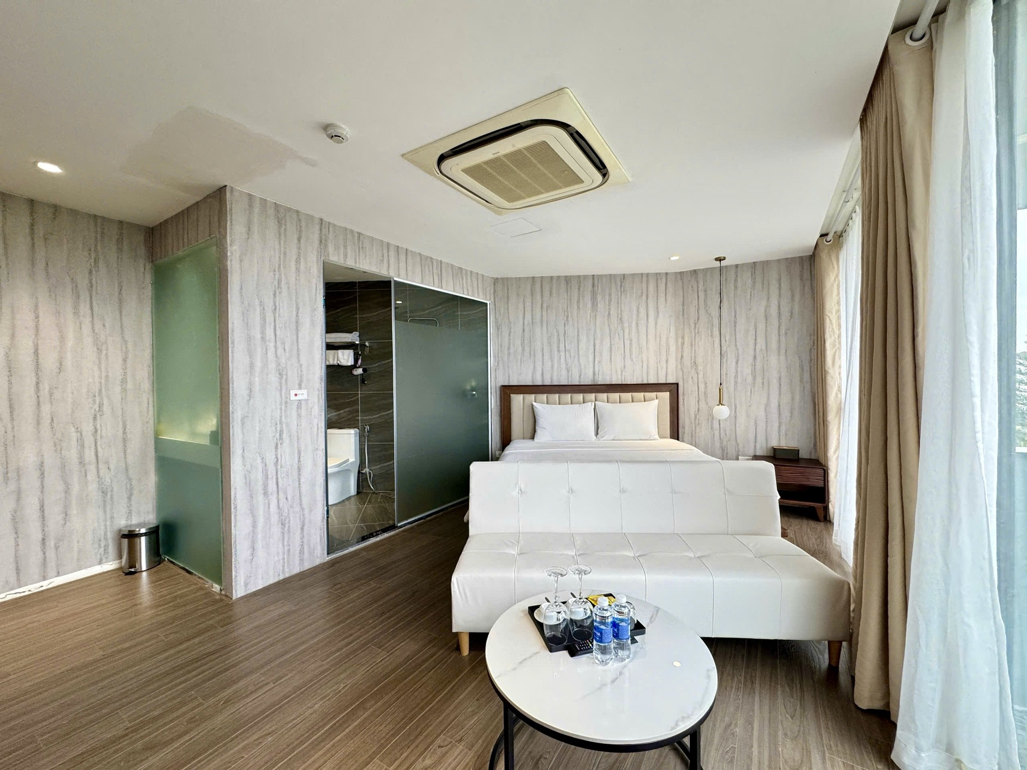 Căn Hộ 1 Phòng Ngủ View Hồ Tây Siêu Đẹp Tại Tây Hồ