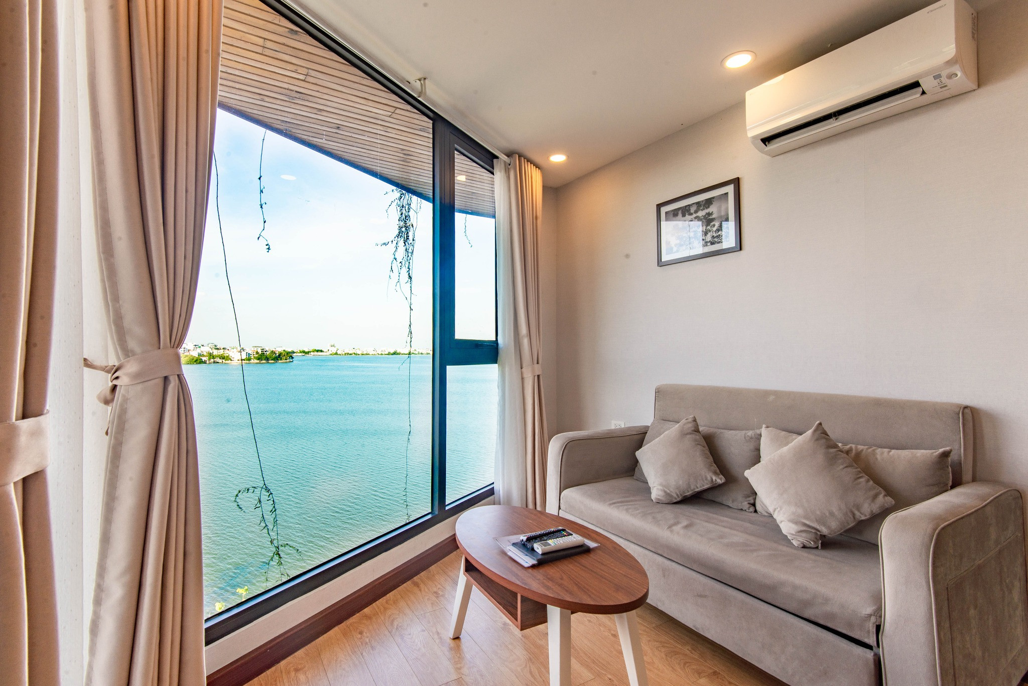 Căn Hộ 1 Phòng Ngủ View Hồ Tây Siêu Đẹp Tại Tây Hồ
