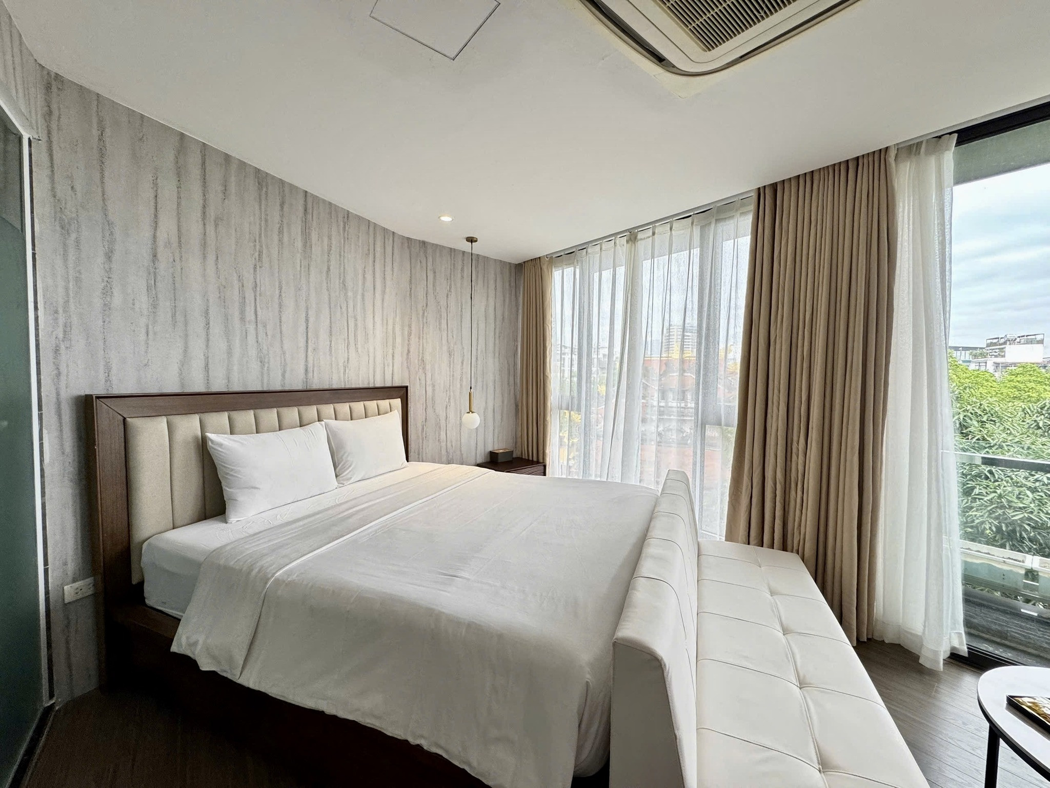 Căn Hộ 1 Phòng Ngủ View Hồ Tây Siêu Đẹp Tại Tây Hồ