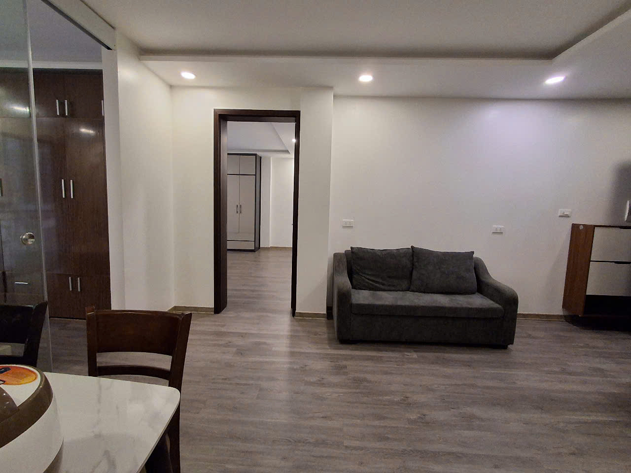 Căn Hộ Dịch Vụ 2 Phòng Ngủ Tiện Nghi Tại Khu Vực Đường Bưởi, Gần Phan Kế Bính, Linh Lang