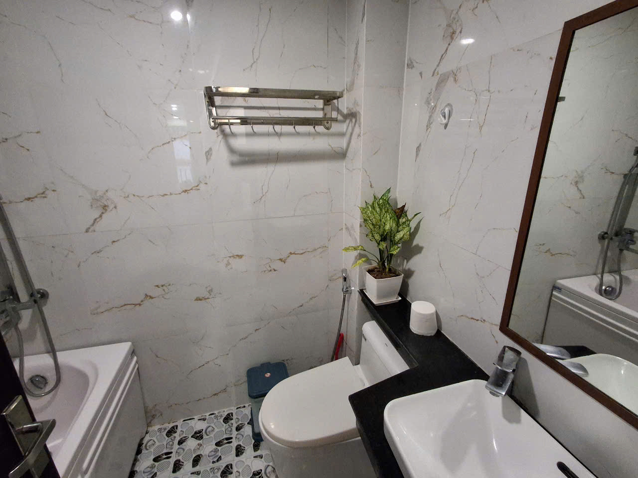 Căn Hộ Dịch Vụ 2 Phòng Ngủ Tiện Nghi Tại Khu Vực Đường Bưởi, Gần Phan Kế Bính, Linh Lang