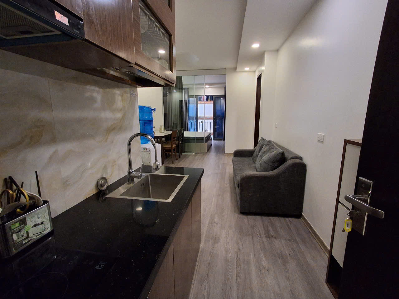 Căn Hộ Dịch Vụ 2 Phòng Ngủ Tiện Nghi Tại Khu Vực Đường Bưởi, Gần Phan Kế Bính, Linh Lang