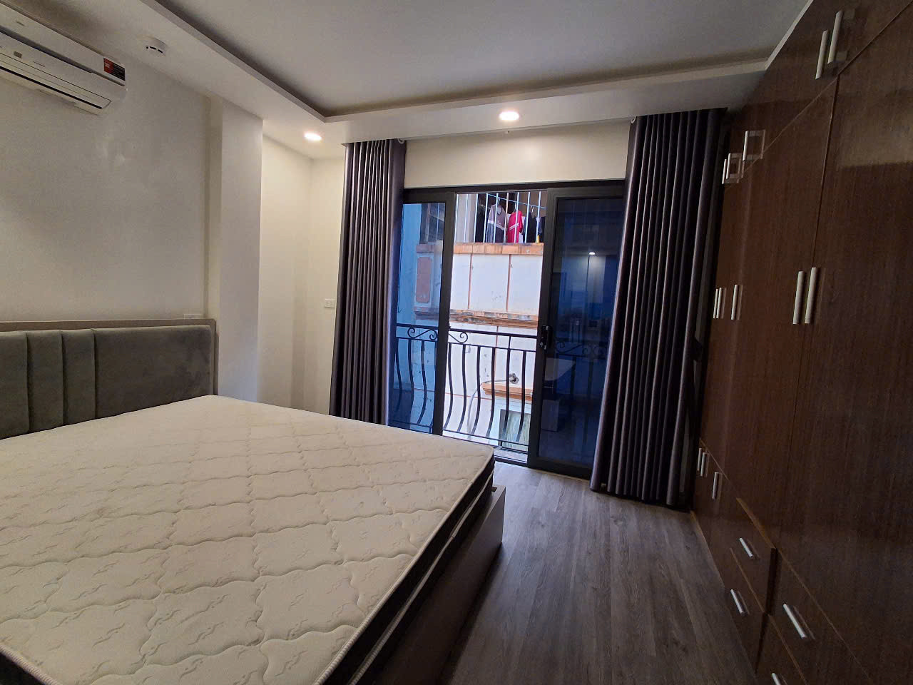 Căn Hộ Dịch Vụ 2 Phòng Ngủ Tiện Nghi Tại Khu Vực Đường Bưởi, Gần Phan Kế Bính, Linh Lang
