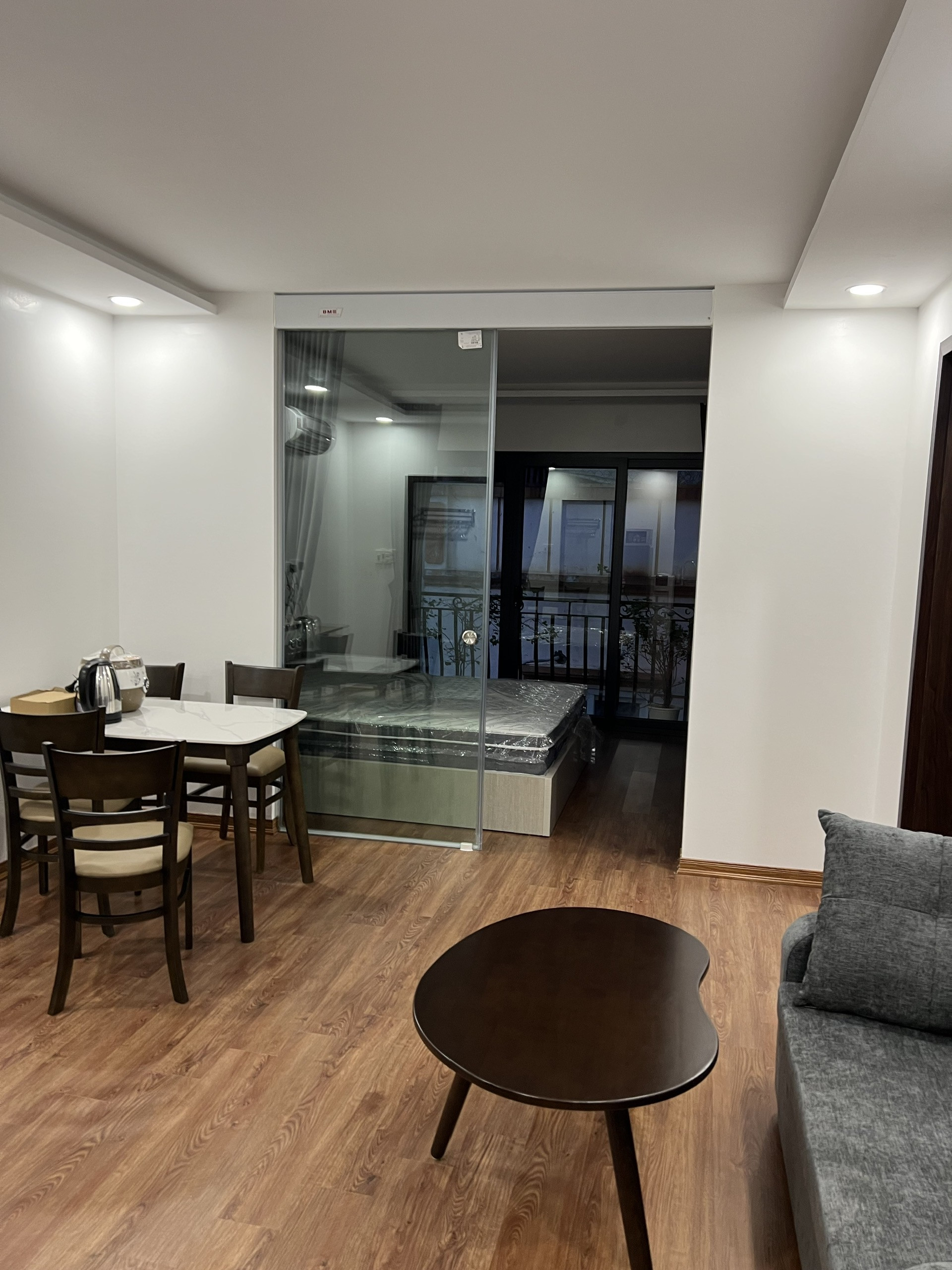 Căn Hộ Dịch Vụ 2 Phòng Ngủ Tiện Nghi Tại Khu Vực Đường Bưởi, Gần Phan Kế Bính, Linh Lang
