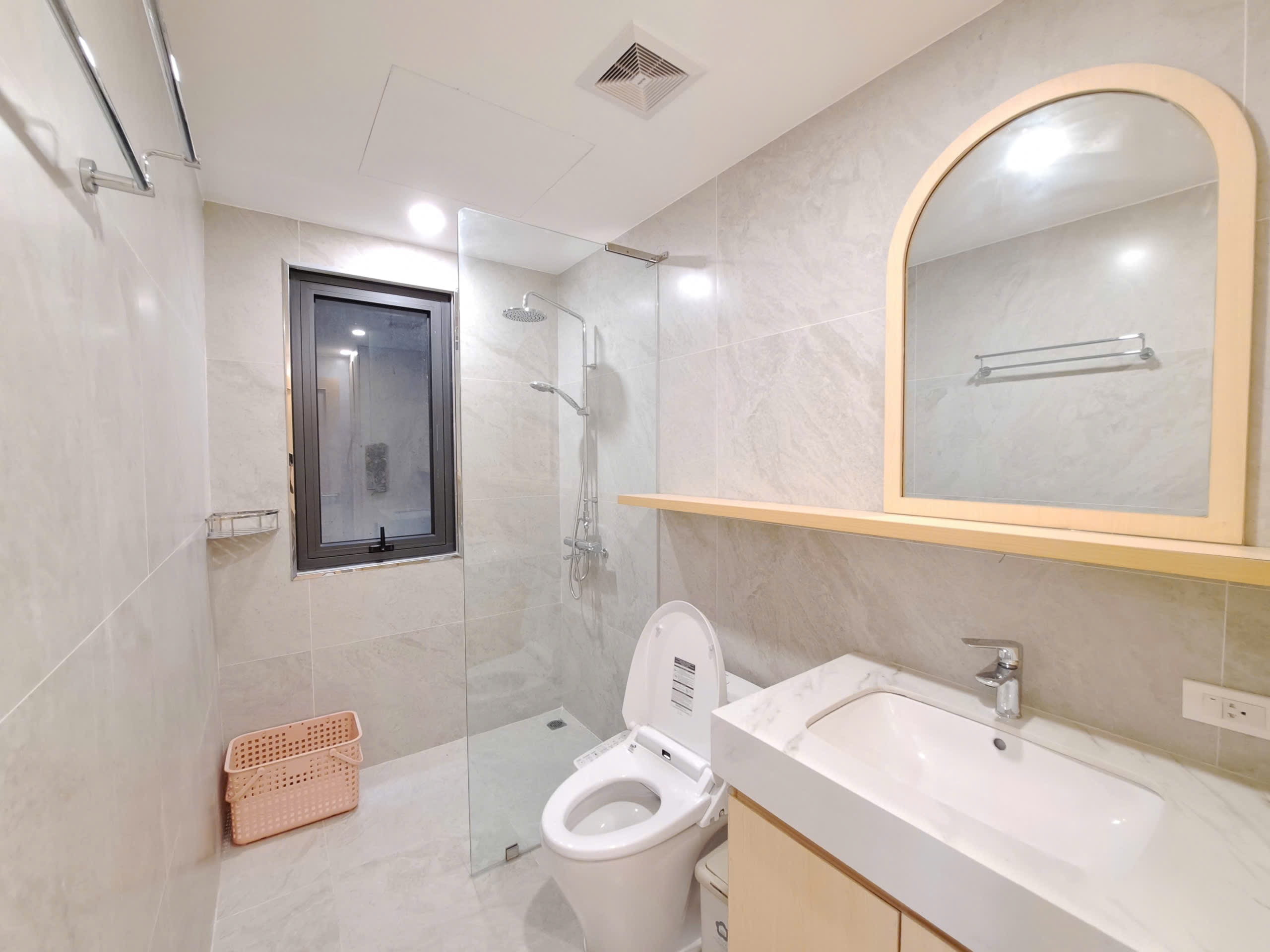 Căn Hộ Dịch Vụ Cao Cấp 2 Phòng Ngủ Tại Đào Tấn Có Ban Công