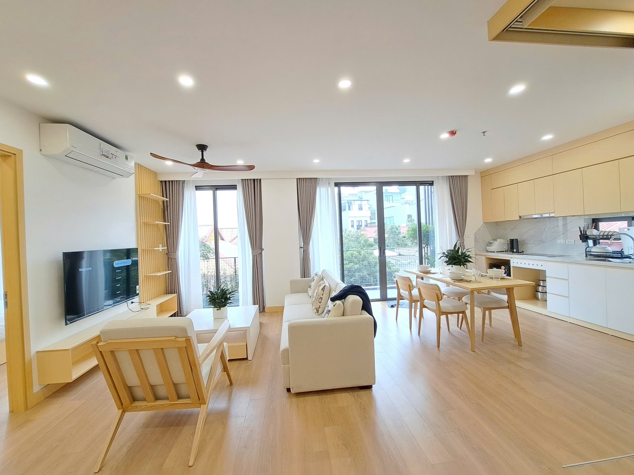 Căn Hộ Dịch Vụ Cao Cấp 2 Phòng Ngủ Tại Đào Tấn Có Ban Công