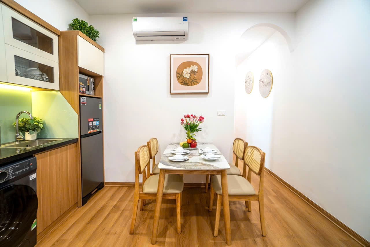 Căn Hộ 2 Phòng Ngủ Giá Hợp Lý Tại Đào Tấn Full Nội Thất Gỗ