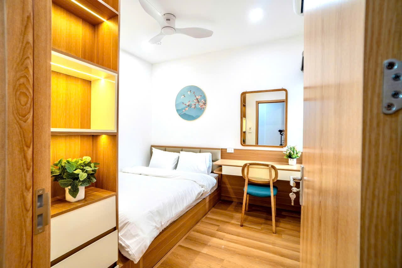 Căn Hộ Dịch Vụ 2 Phòng Ngủ Nội Thất Gỗ Sang Trọng Tại Ba Đình