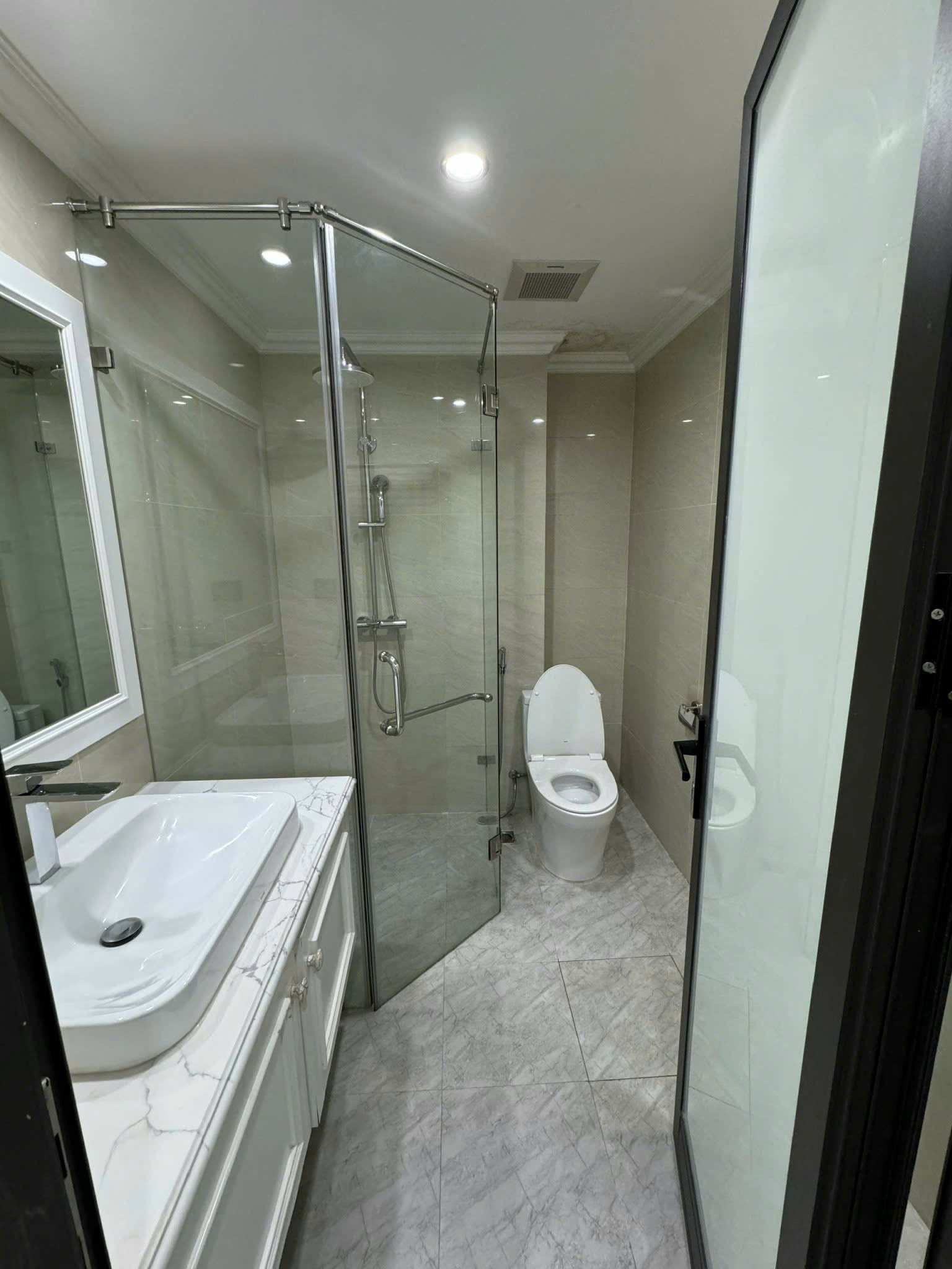 Căn Hộ Dịch Vụ 2 Phòng Ngủ Mới Tại Mai Hắc Đế Hai Bà Trưng