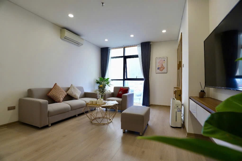 Căn Hộ Dịch Vụ 2 Phòng Ngủ Tiện Nghi Gần Khu Phố Nhật Ba Đình