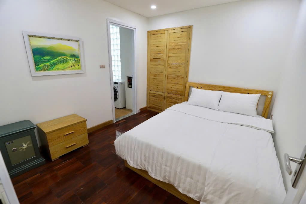 Căn Hộ Dịch Vụ 2 Phòng Ngủ Tiện Nghi Gần Khu Phố Nhật Ba Đình