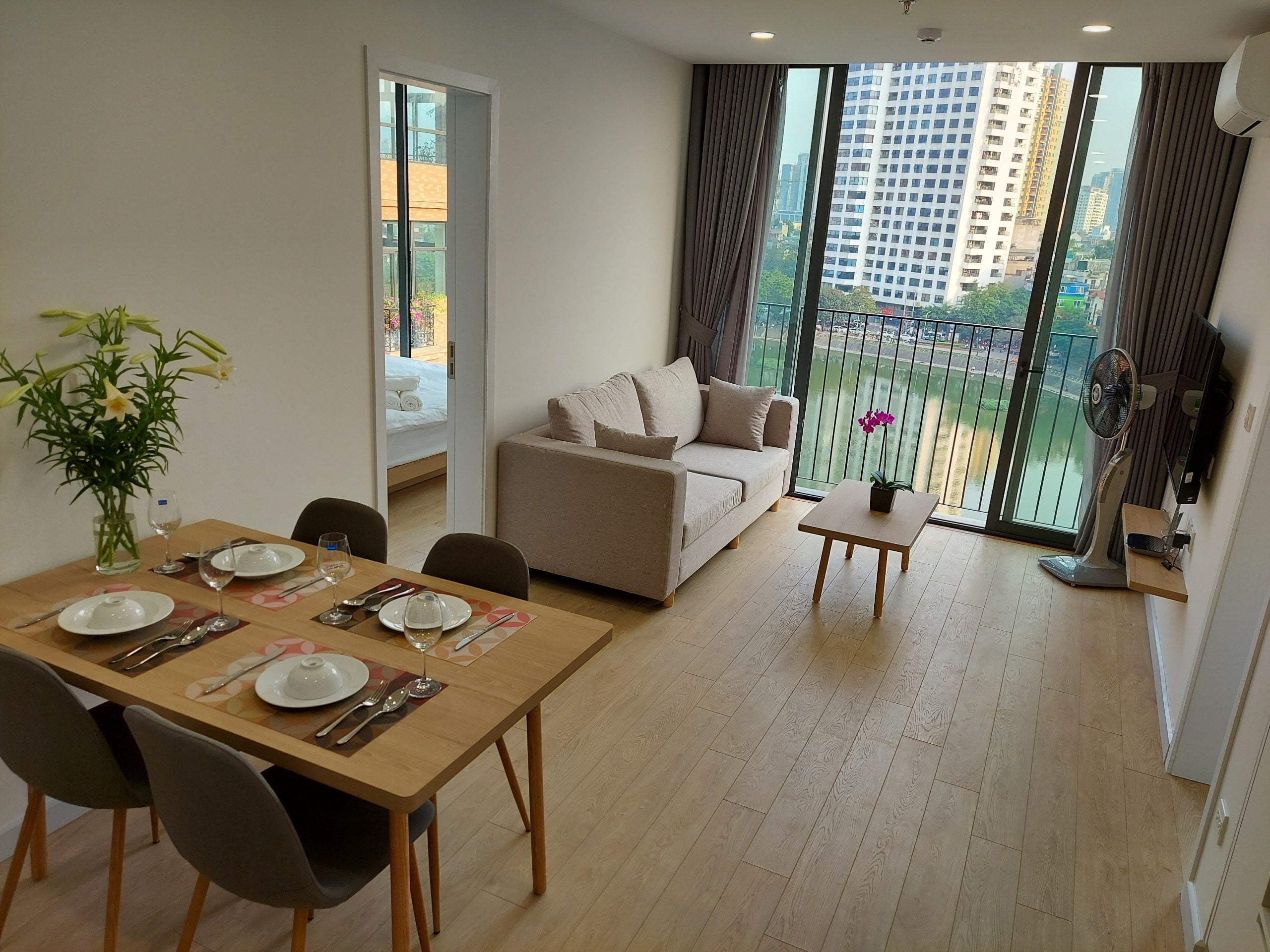 Không Gian Sống View Hồ Thoáng Đẹp Tại Kim Mã