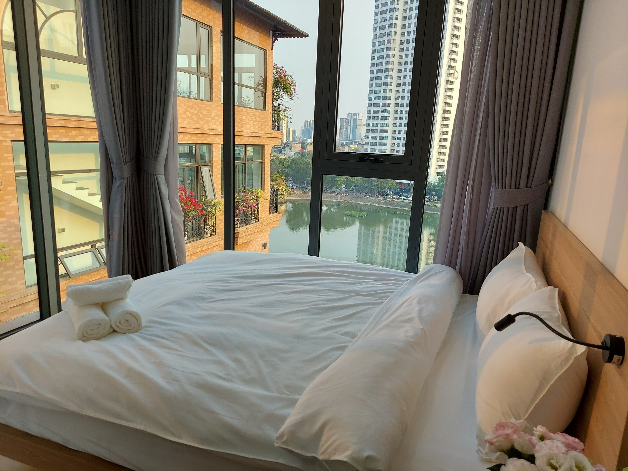 Không Gian Sống View Hồ Thoáng Đẹp Tại Kim Mã