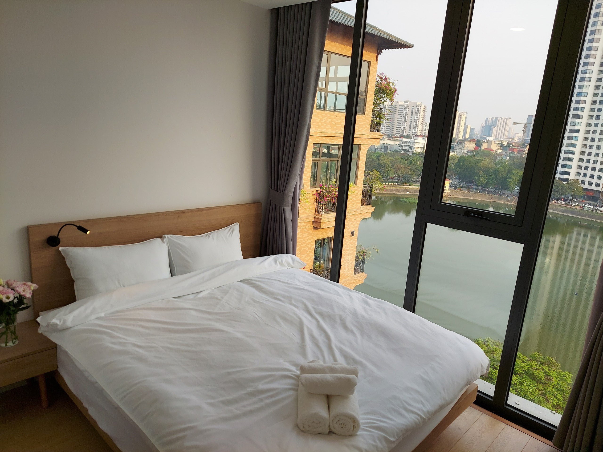 Không Gian Sống View Hồ Thoáng Đẹp Tại Kim Mã
