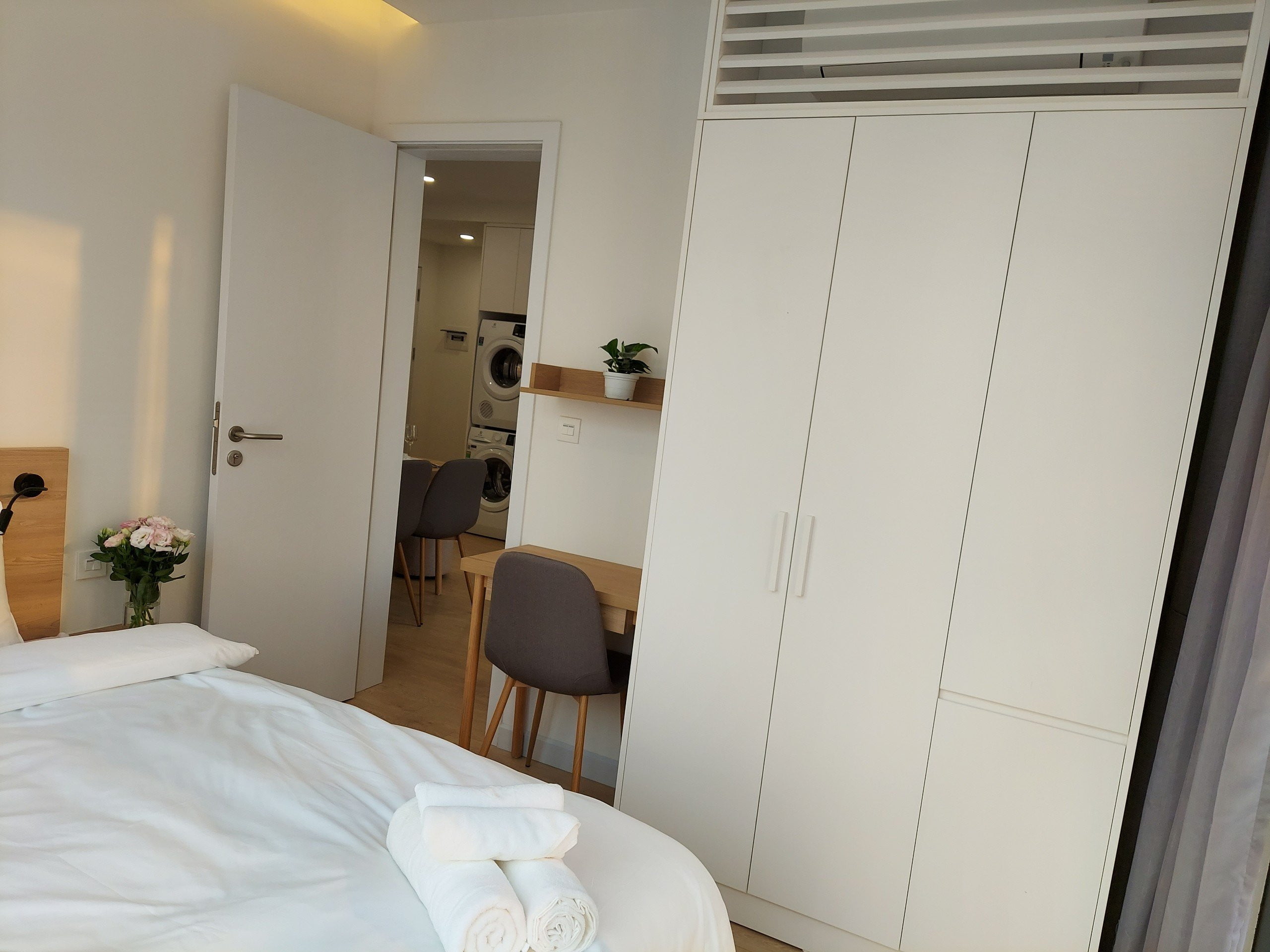 Không Gian Sống View Hồ Thoáng Đẹp Tại Kim Mã