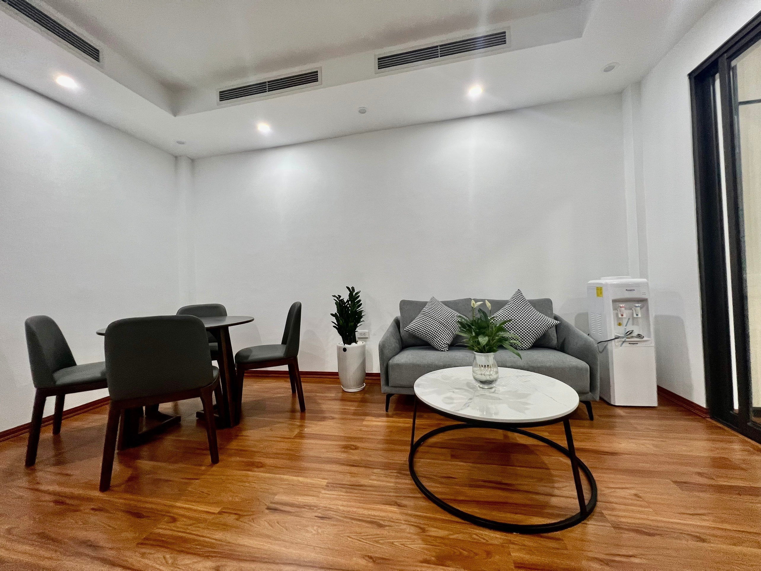 Căn Hộ 1 Phòng Ngủ Siêu Rộng Tại Kim Mã Có Ban Công Full Nội Thất