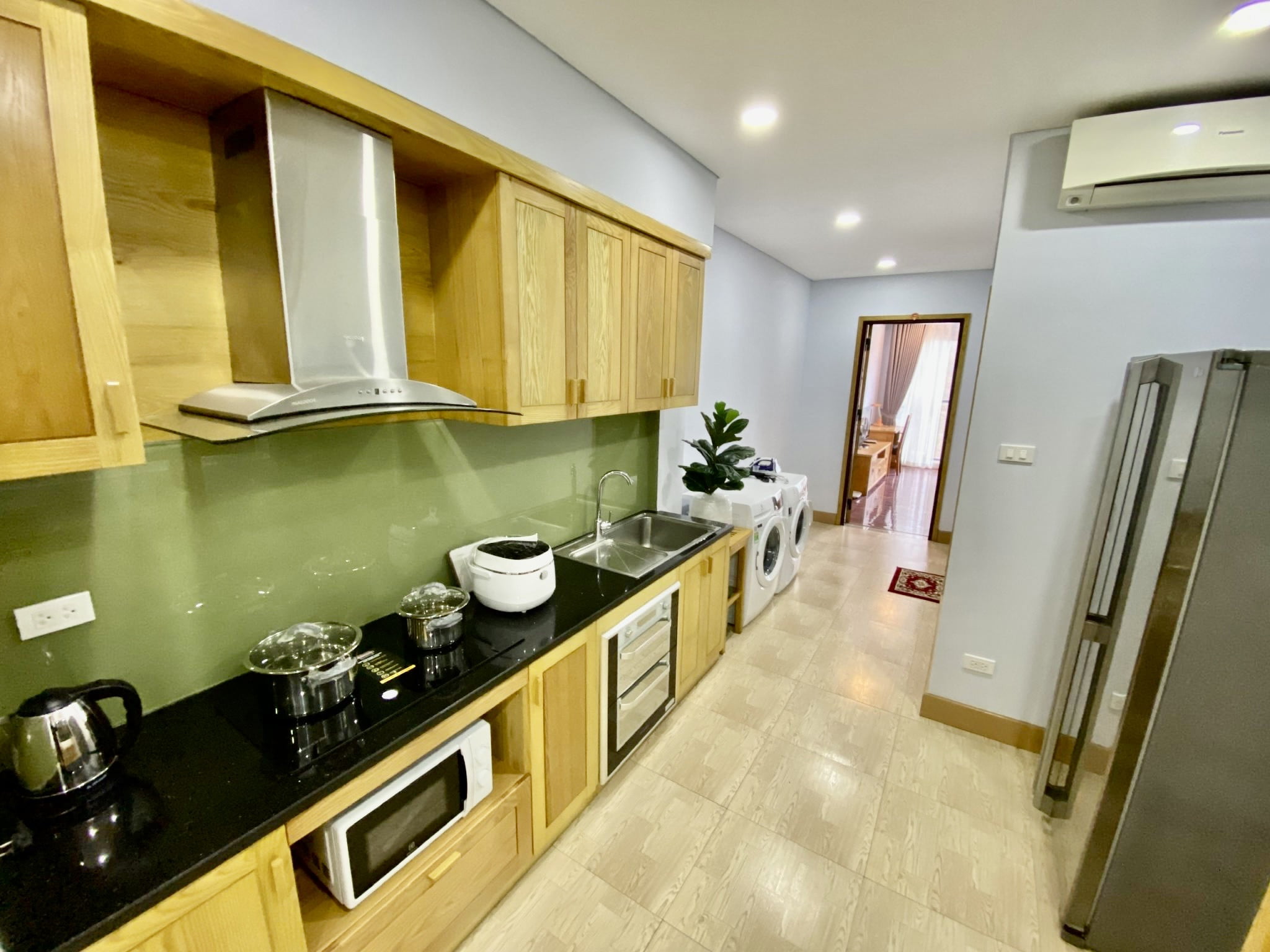 Căn hộ dịch vụ 1 phòng ngủ rộng gần Tomibun Kim Mã, full nội thất