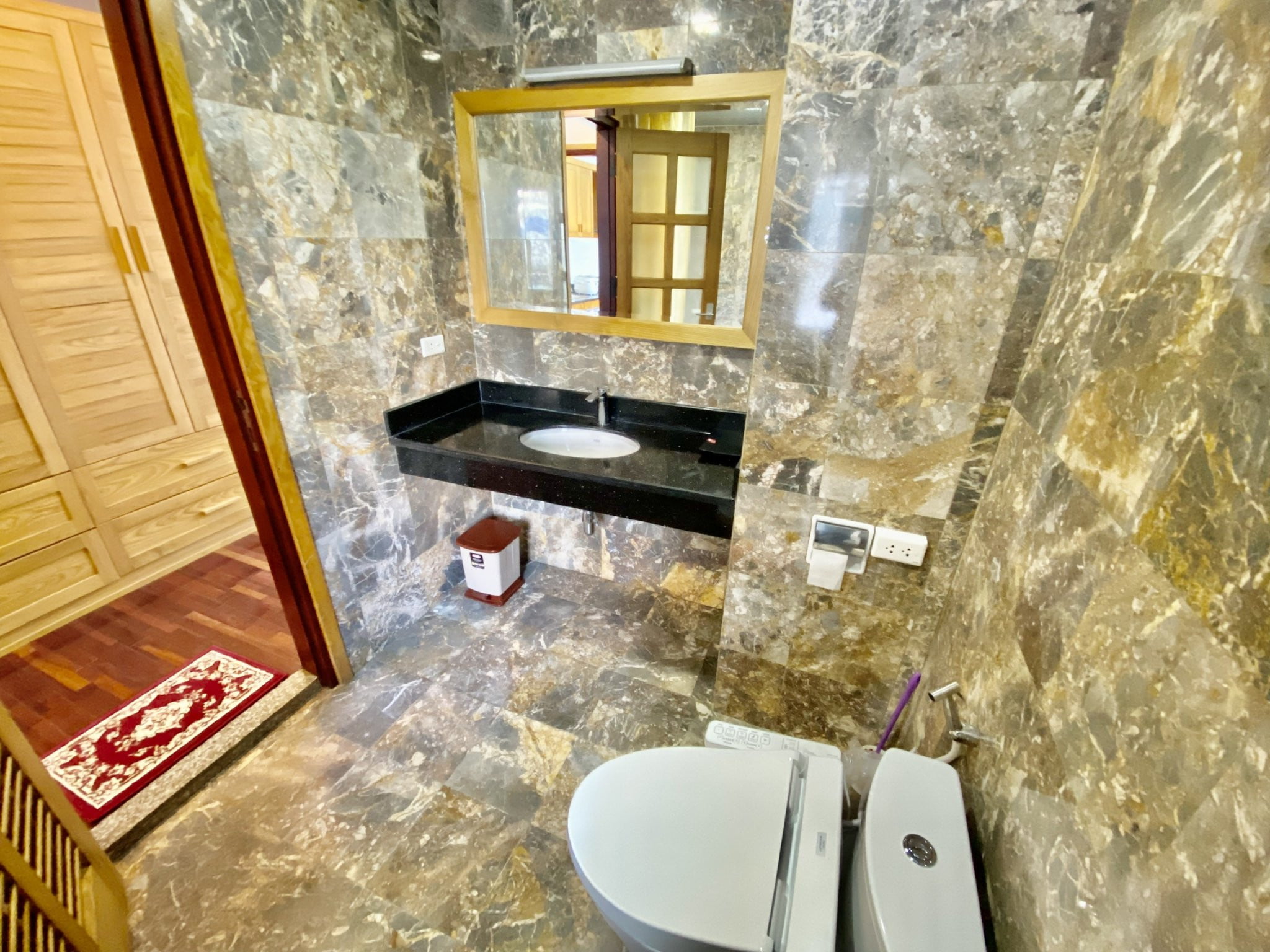 Căn hộ dịch vụ 1 phòng ngủ rộng gần Tomibun Kim Mã, full nội thất