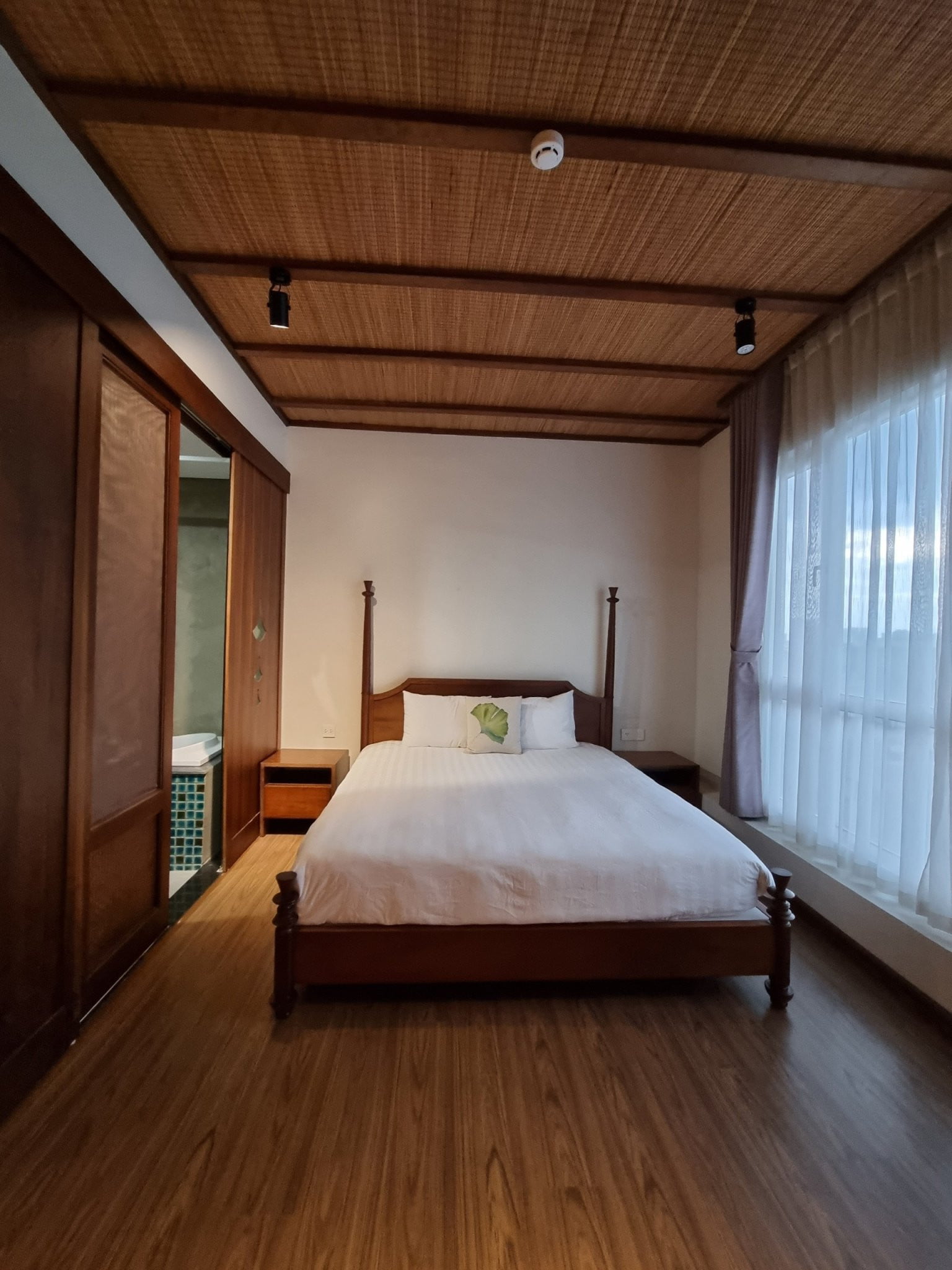Căn Hộ 2 Ngủ Có Ban Công Và Thiết Kế Ấm Cúng Tại Kim Mã