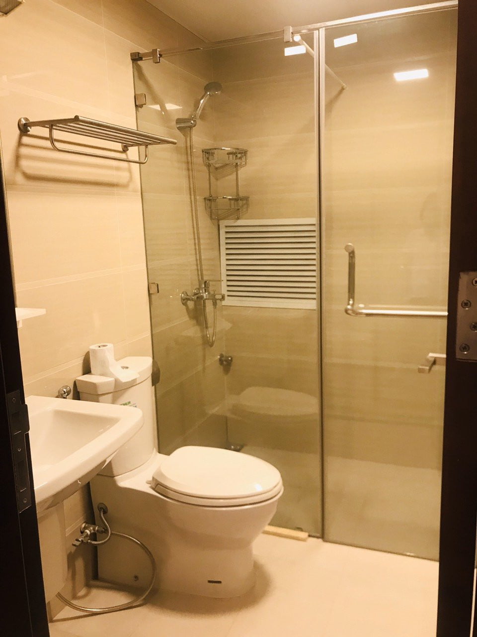 Căn Hộ 2 Phòng Ngủ Tại Kim Mã Ban Công Thoáng Đầy Đủ Nội Thất Vị Trí Thuận Tiện
