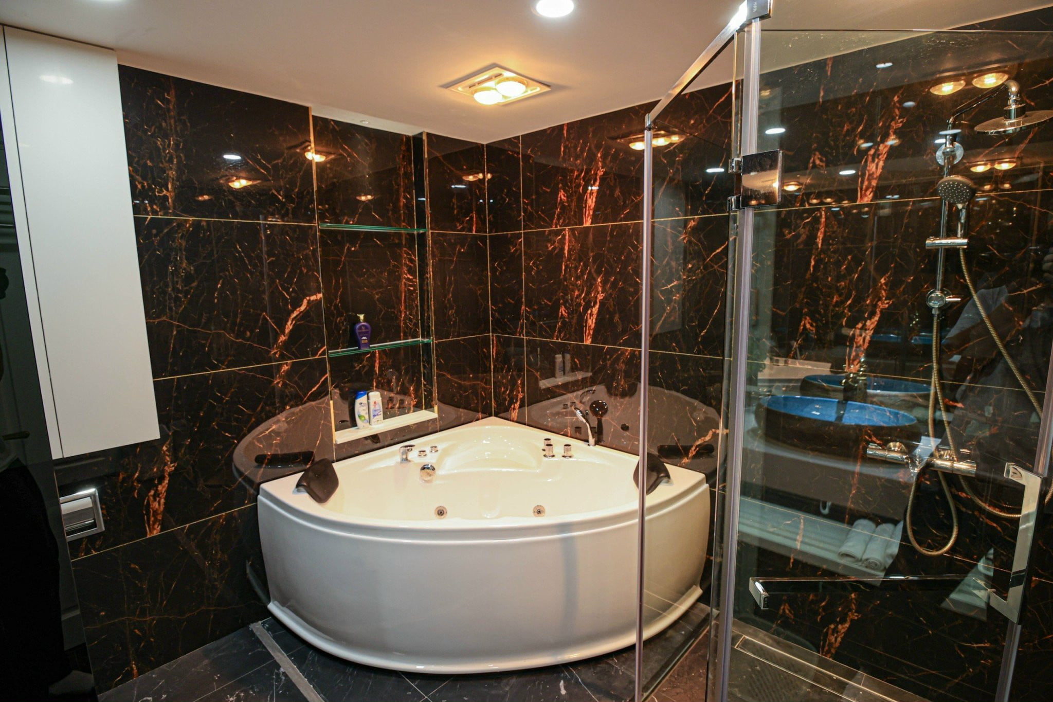 Căn Hộ Dịch Vụ 2 Phòng Ngủ 70m2 Full Nội Thất Duy Nhất