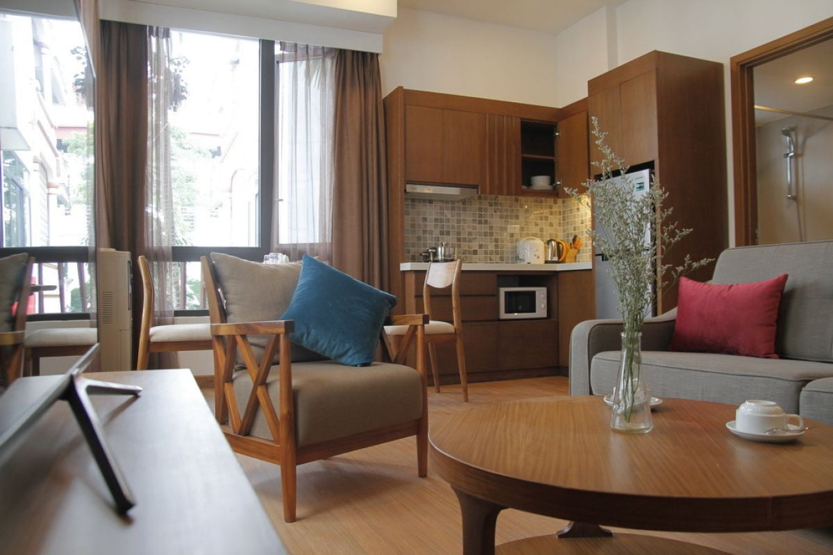 Cho thuê căn hộ dịch vụ 1 phòng ngủ 40m2 tại Đào Tấn, full nội thất cao cấp