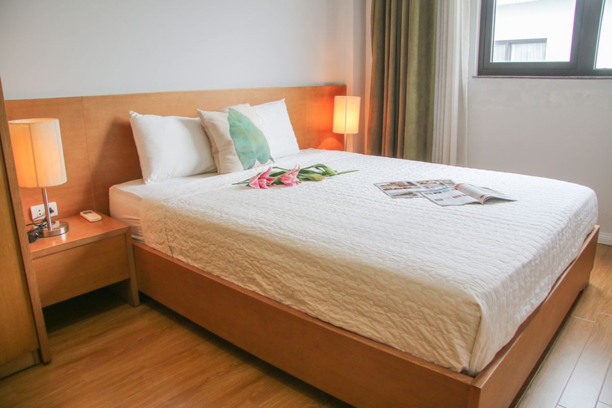 Cho thuê căn hộ 1 phòng ngủ Đào Tấn, đầy đủ nội thất, dịch vụ dọn phòng và giặt đồ