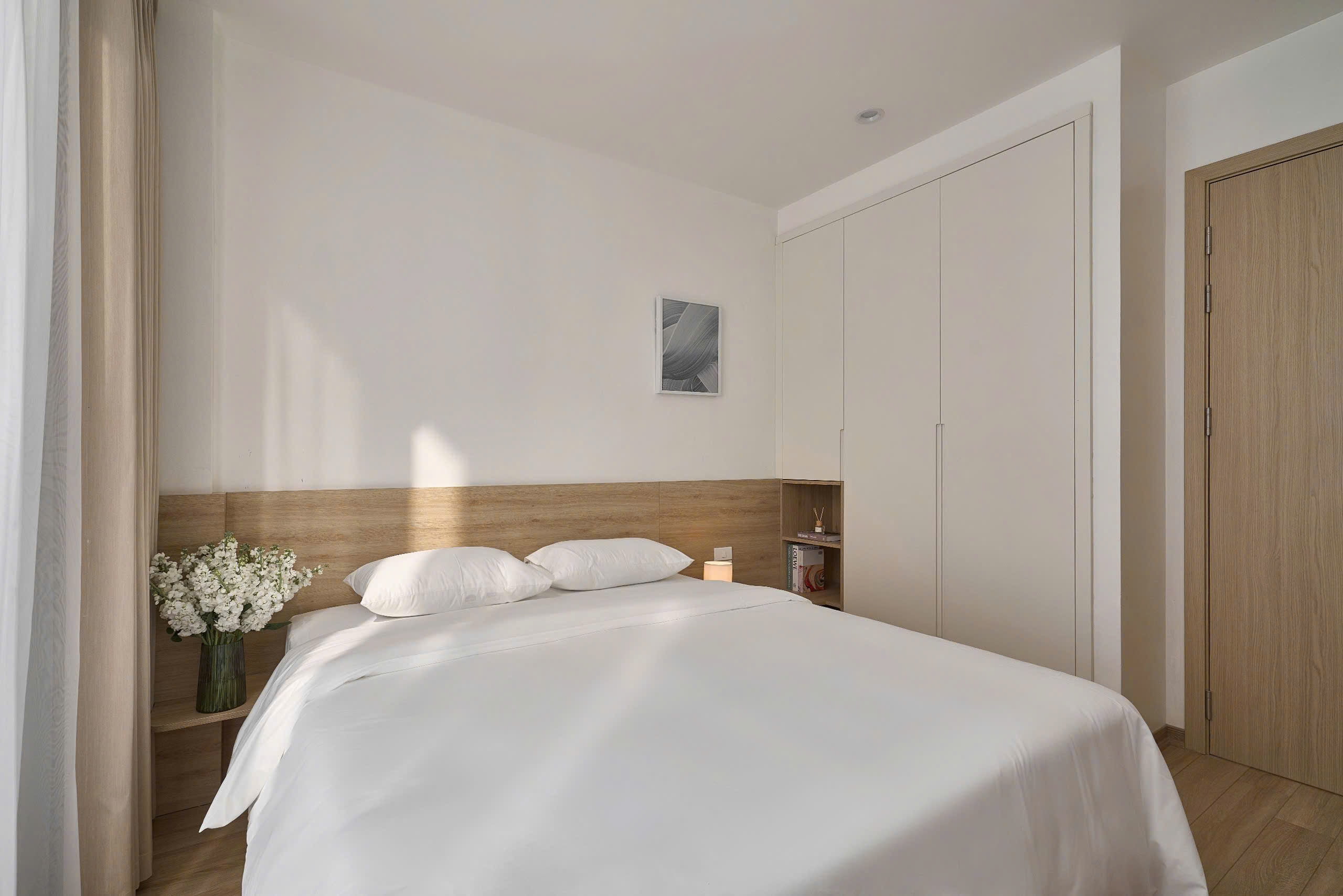 Căn hộ dịch vụ 1 phòng ngủ tại 535 Kim Mã | Tầng cao – View trung tâm thành phố | $800/tháng