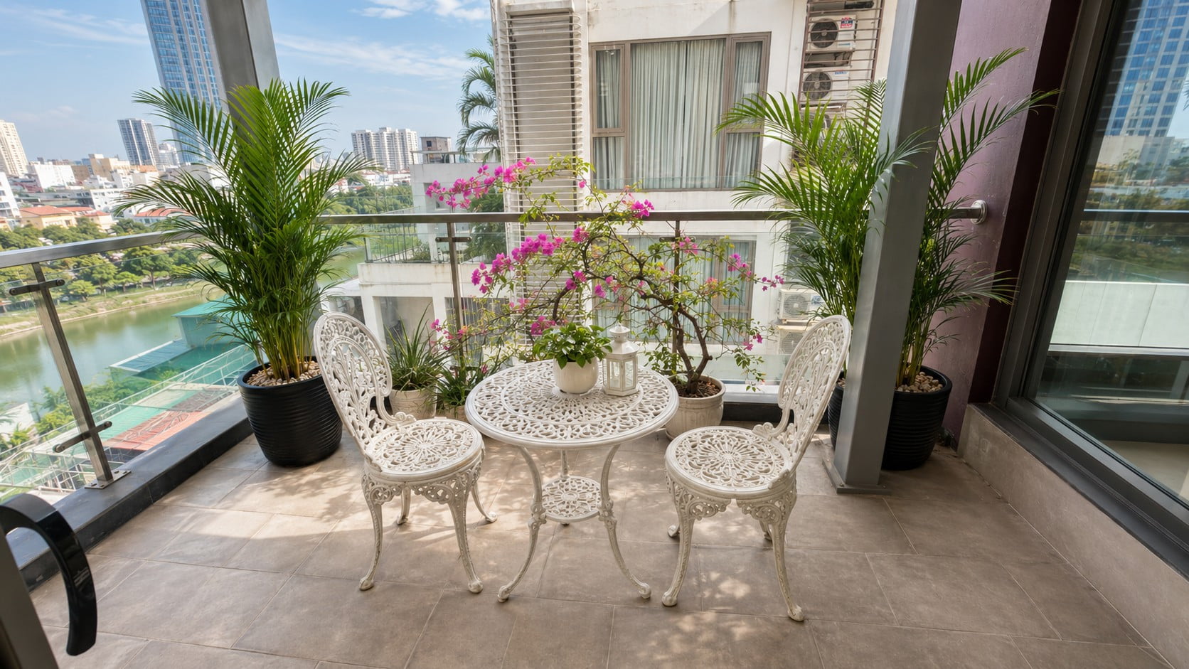 Căn hộ cao cấp 2 phòng ngủ 120m² View hồ Full tiện nghi Central Heating