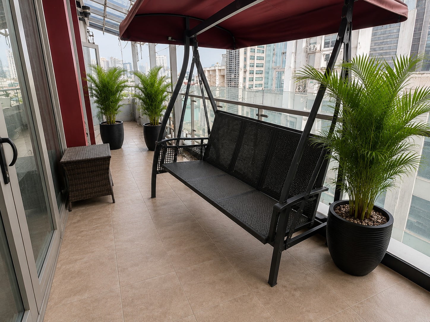 Căn hộ cao cấp 2 phòng ngủ 120m² View hồ Full tiện nghi Central Heating