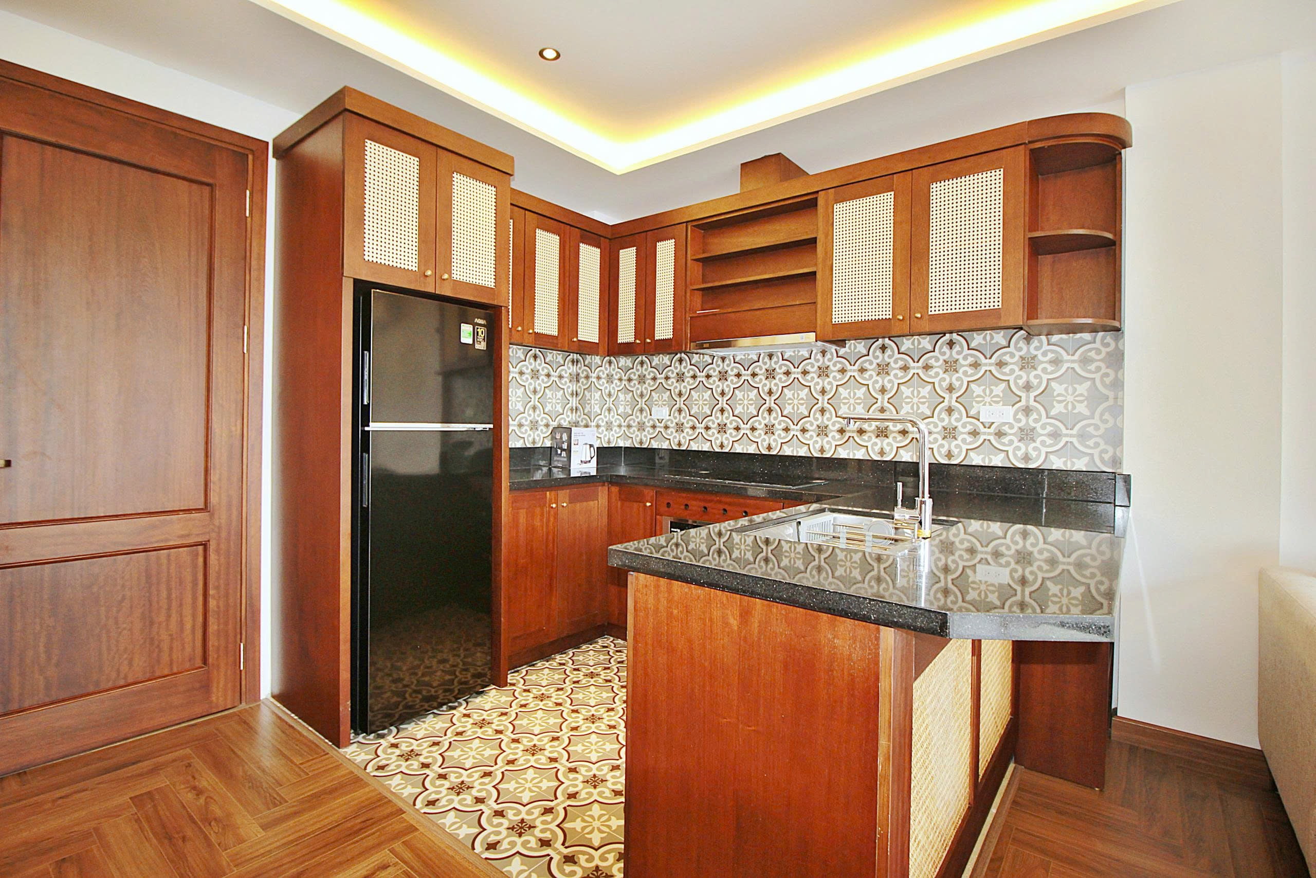 Cho thuê Căn hộ dịch vụ 2 phòng ngủ view Hồ Tây – Đặng Thai Mai