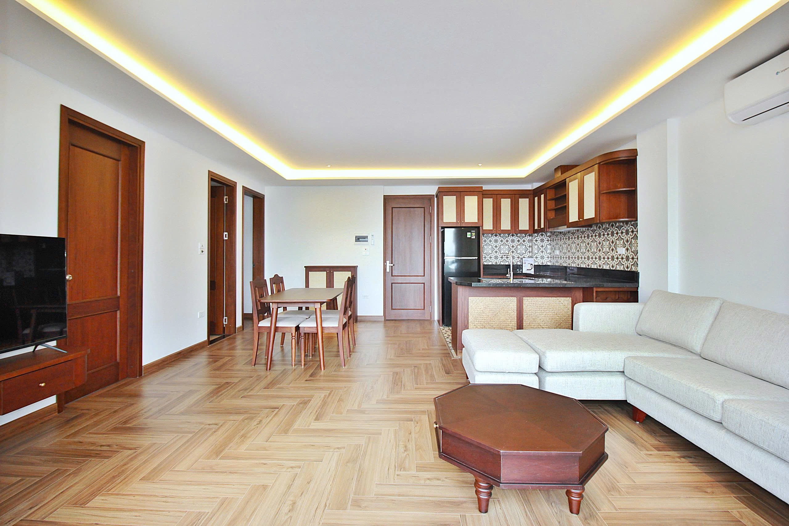 Cho thuê Căn hộ dịch vụ 2 phòng ngủ view Hồ Tây – Đặng Thai Mai