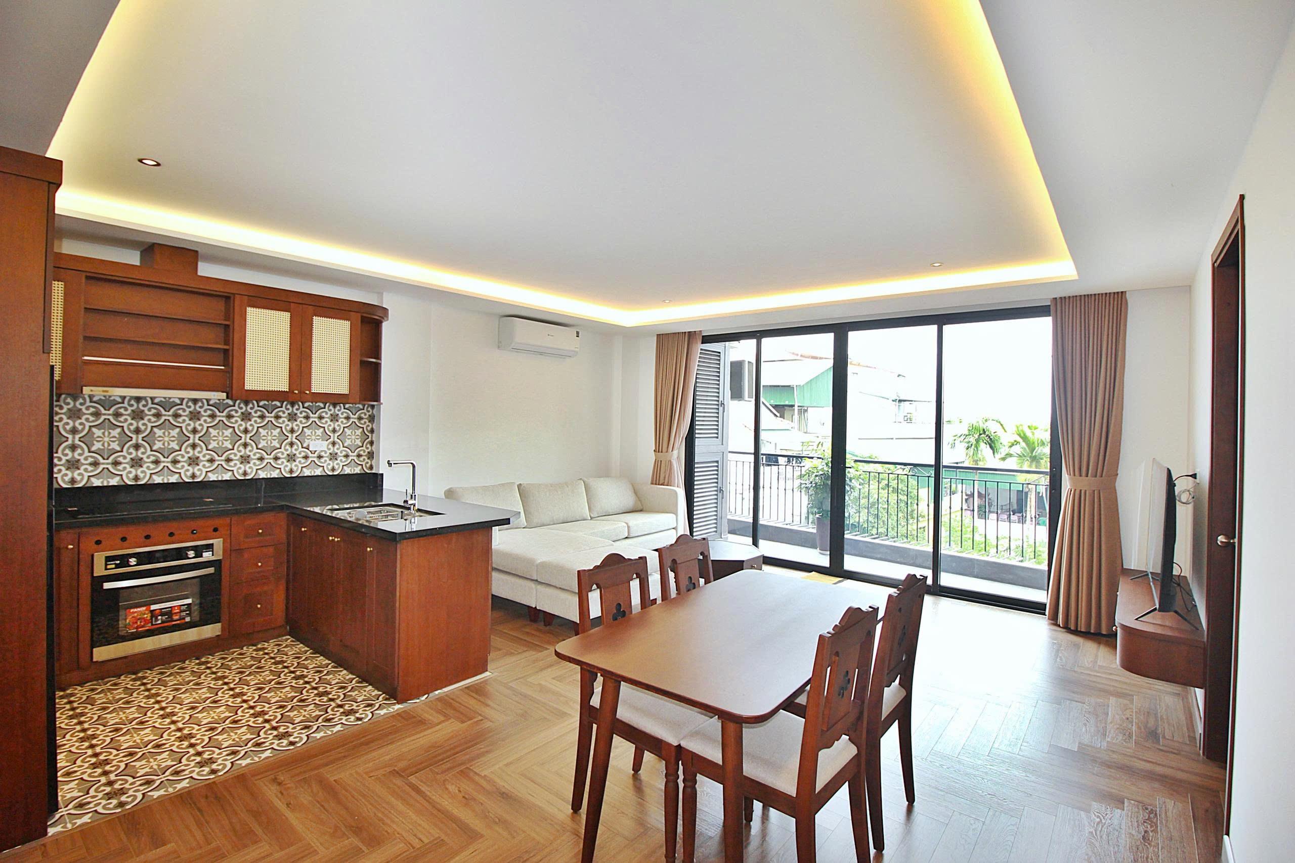 Cho thuê Căn hộ dịch vụ 2 phòng ngủ view Hồ Tây – Đặng Thai Mai
