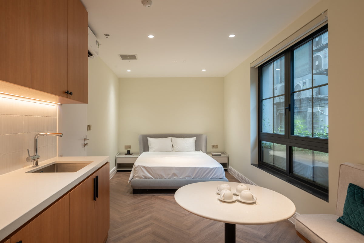 Studio Tối Giản Hiện Đại Đối Diện Hồ Tây Full Nội Thất