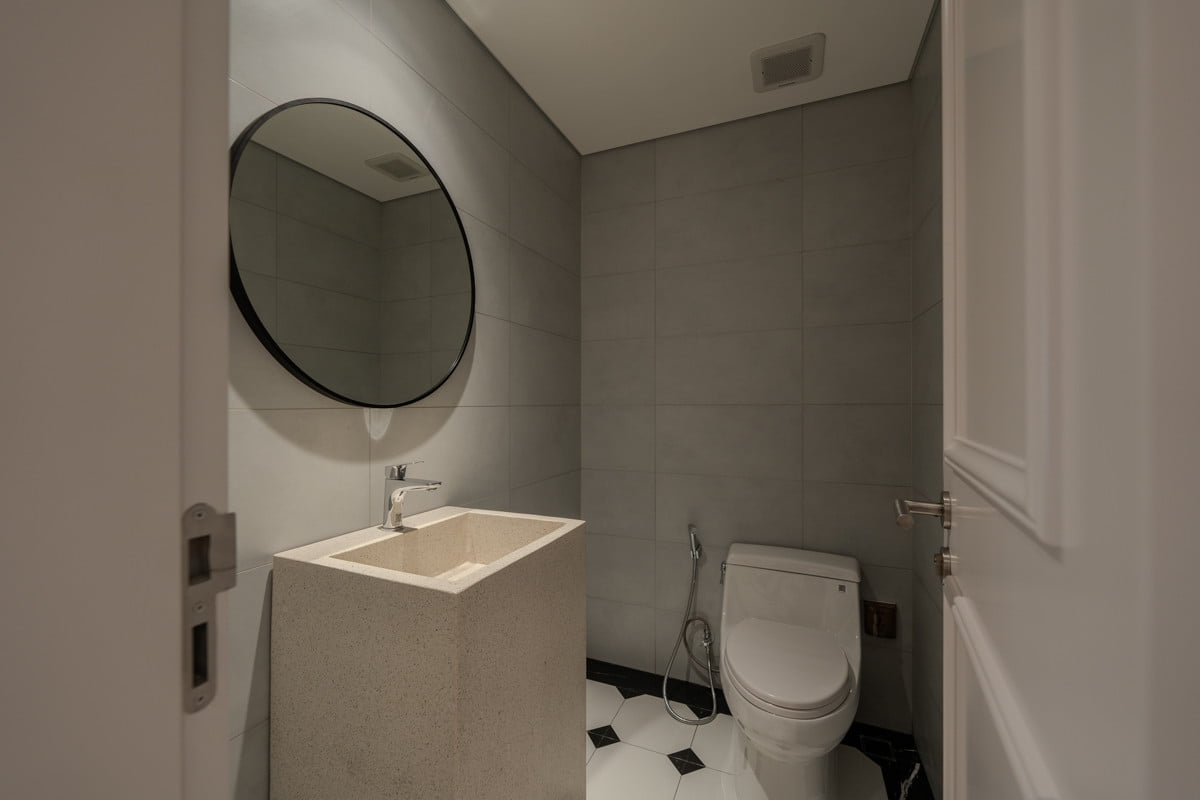 Căn Hộ 4 Phòng Ngủ View Toàn Cảnh Hồ Tây Với Ban Công Rộng 150m2