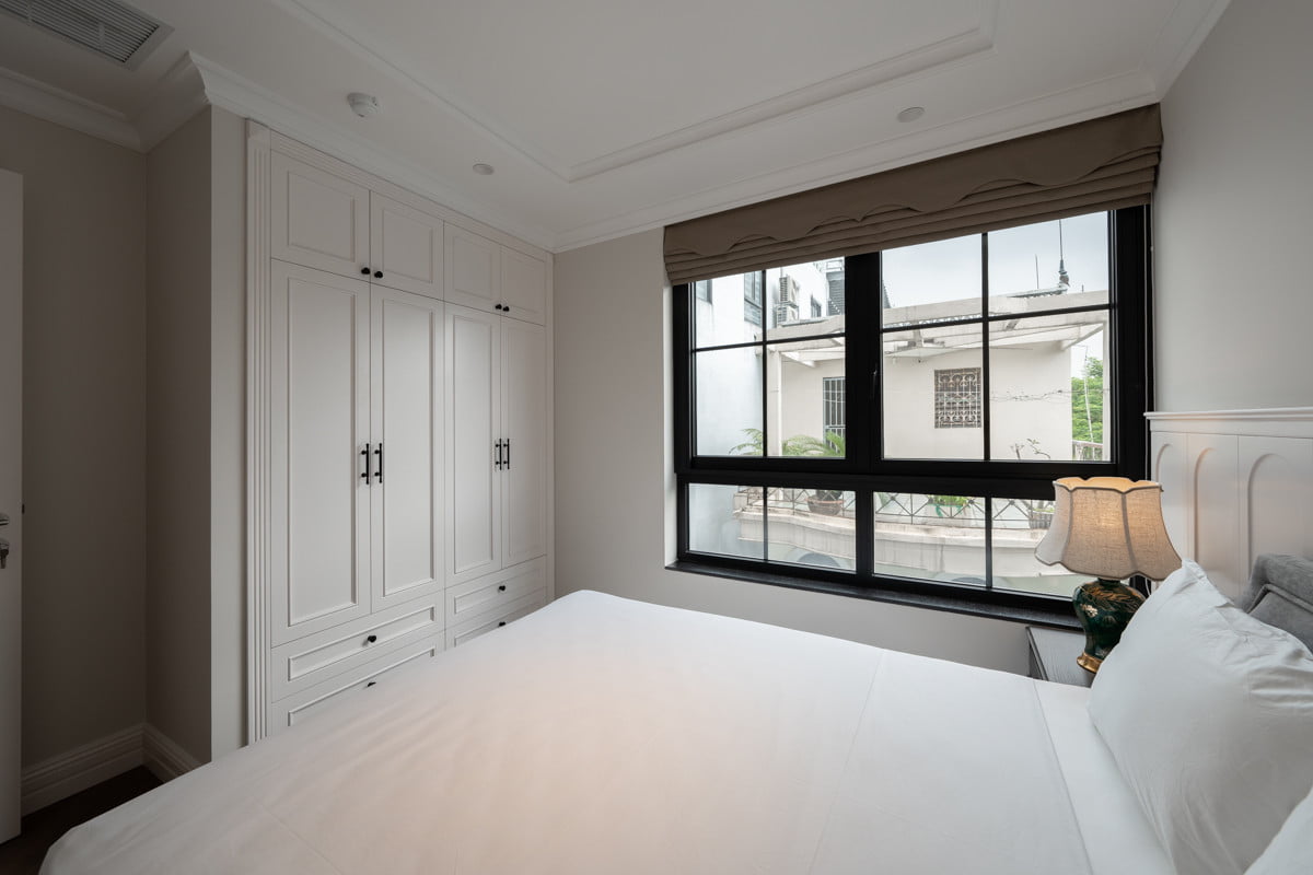 Căn Hộ 4 Phòng Ngủ View Toàn Cảnh Hồ Tây Với Ban Công Rộng 150m2