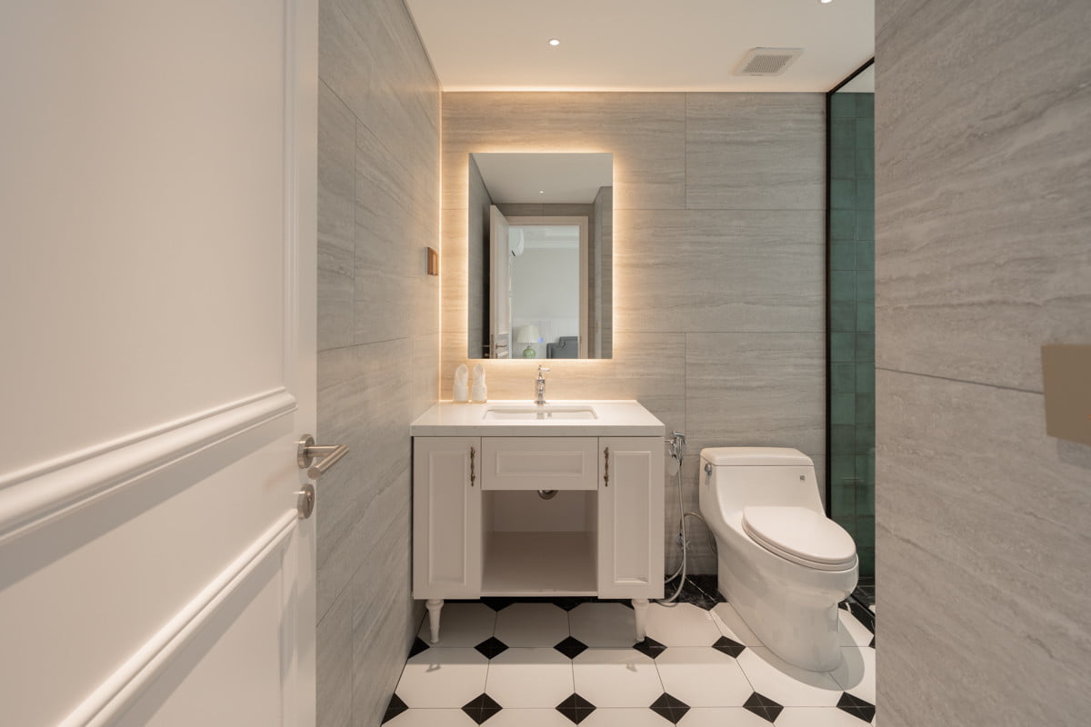 Căn Hộ 4 Phòng Ngủ View Toàn Cảnh Hồ Tây Với Ban Công Rộng 150m2