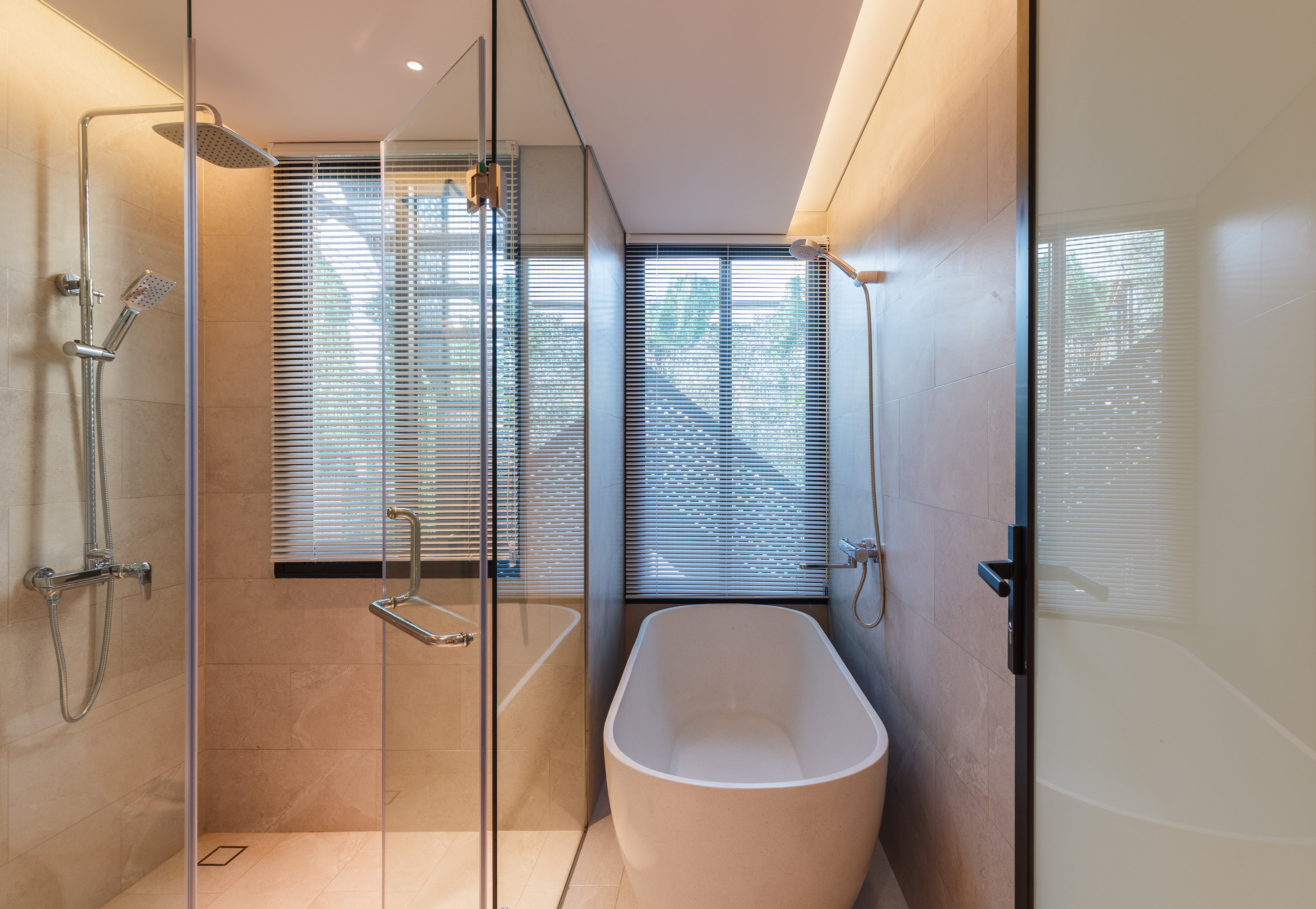 Căn Hộ 1 Phòng Ngủ View Toàn Cảnh Hồ Tây Full Nội Thất 100m2 Có Hiên Nhà