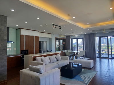 Cho thuê căn hộ dịch vụ cao cấp tại Phố Trịnh Công Sơn Tây Hồ