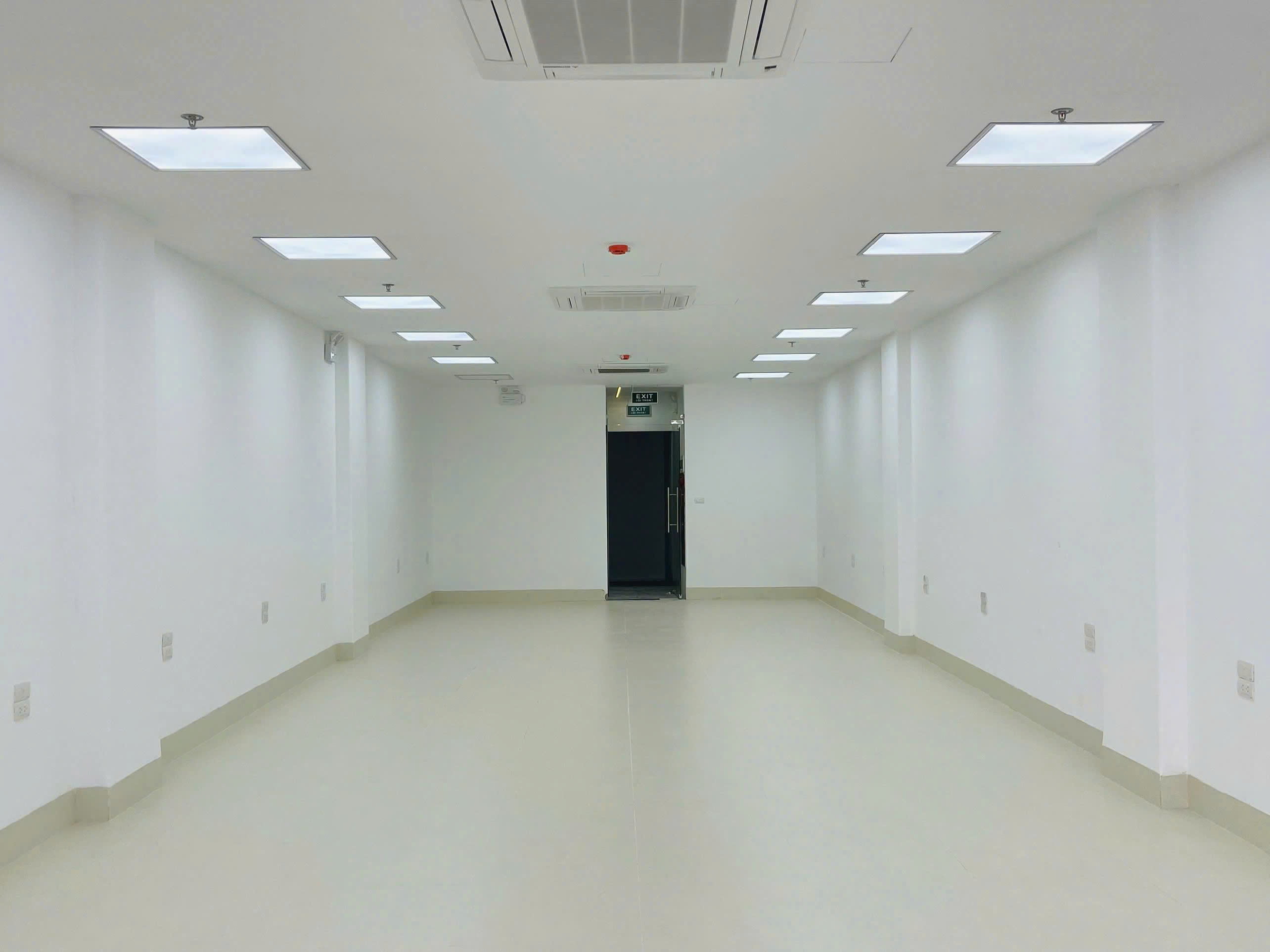 Cho thuê văn phòng mới 100m2 tại Hoàng Văn Thái